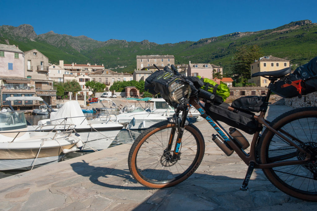 La Corse, entre terre et mer : en itinérance sur la GT20