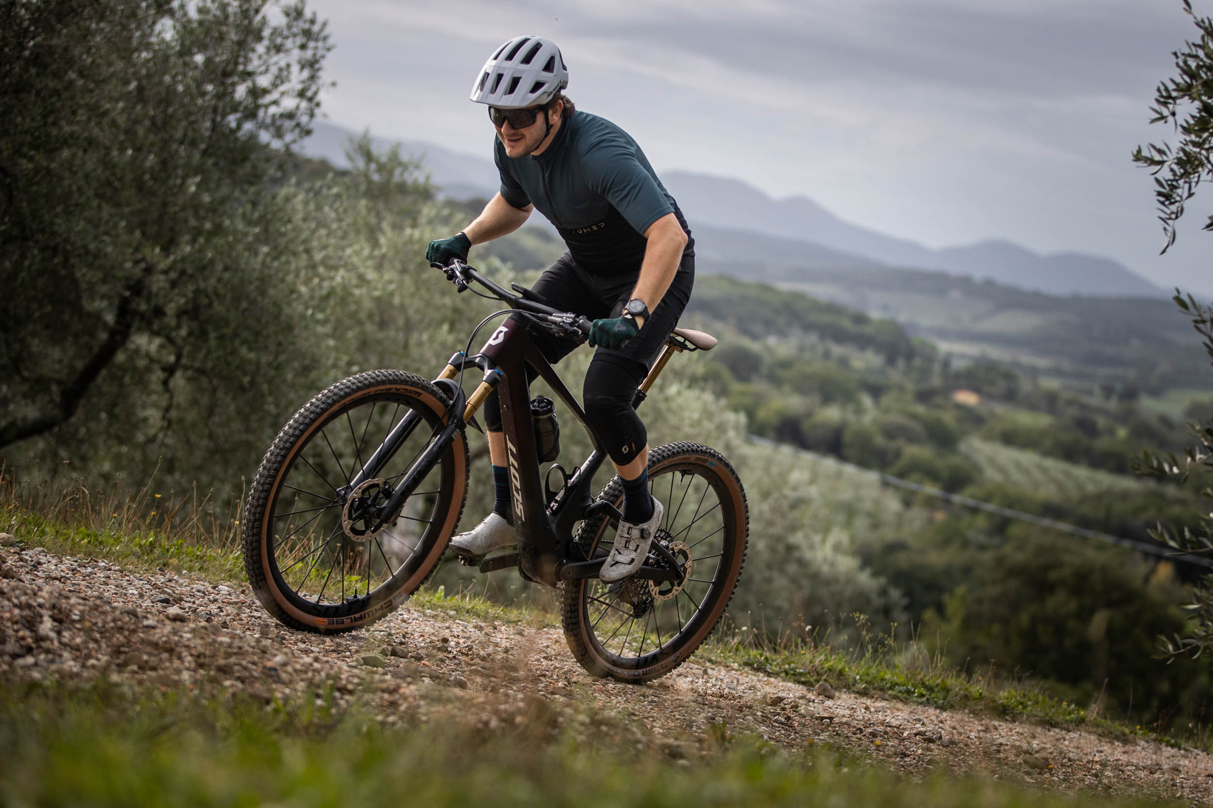 Nouveauté  SCOTT Lumen : Le VTTAE le plus léger du marché ! - enDHurobike