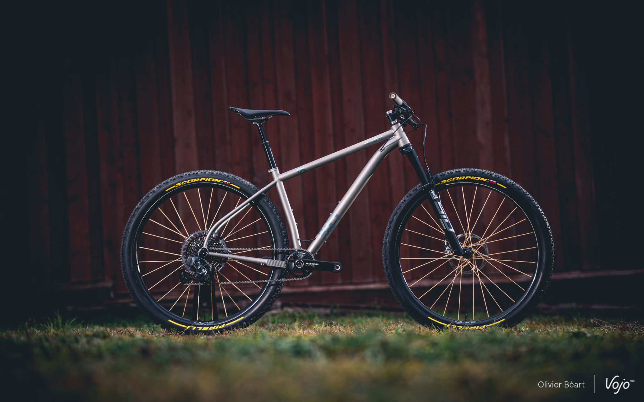 https://www.vojomag.com/app/uploads/2023/03/Robert Frameworks titane vtt mtb gravel classified Cprght Olivier Béart Vojomag 43 2048x1280.jpg