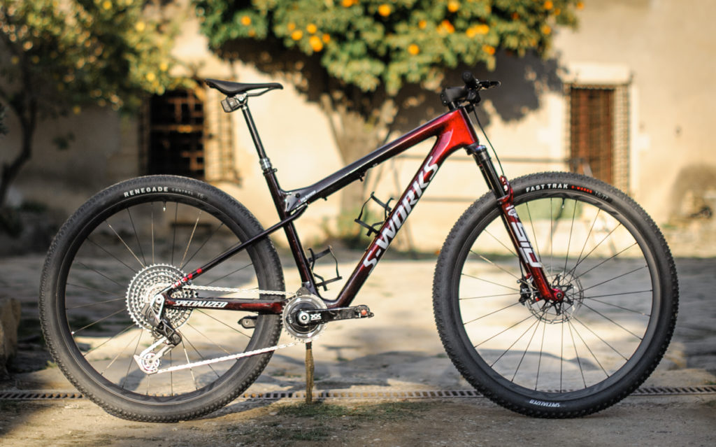 Specialized Epic World Cup : le hardtail à la poubelle ?