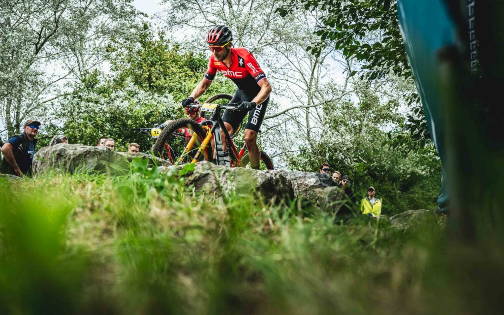 Image d'illustration de l'article : Championnats de France XCO 2023 | Titouan Carod prolonge en bleu-blanc-rouge !