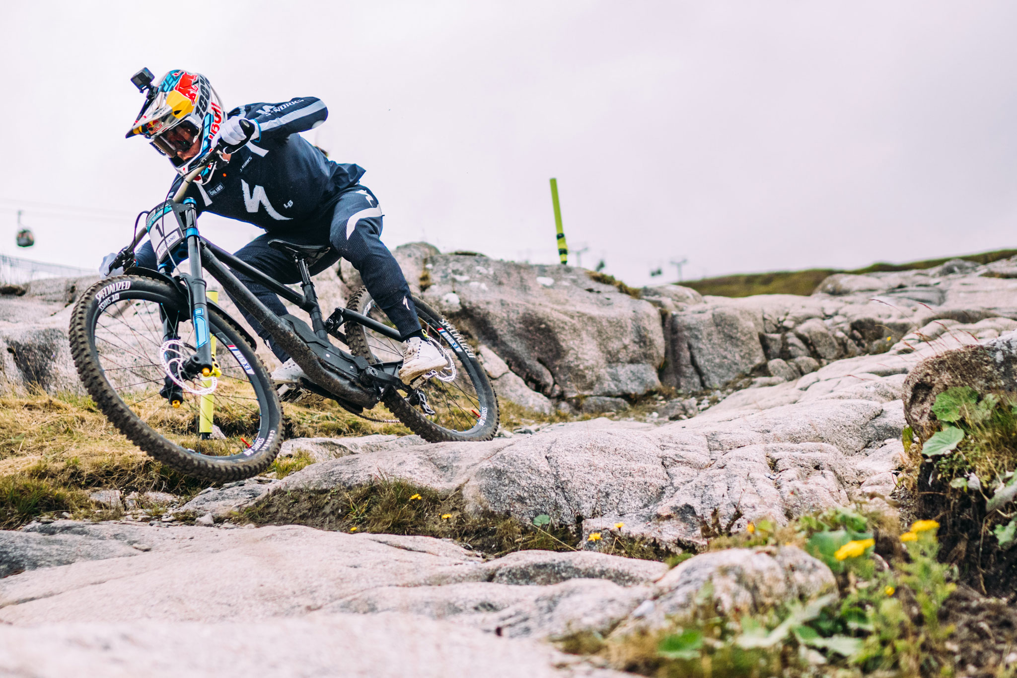 Worlds 2023 | DH : Loïc Bruni et Vali Höll dominent les qualifications