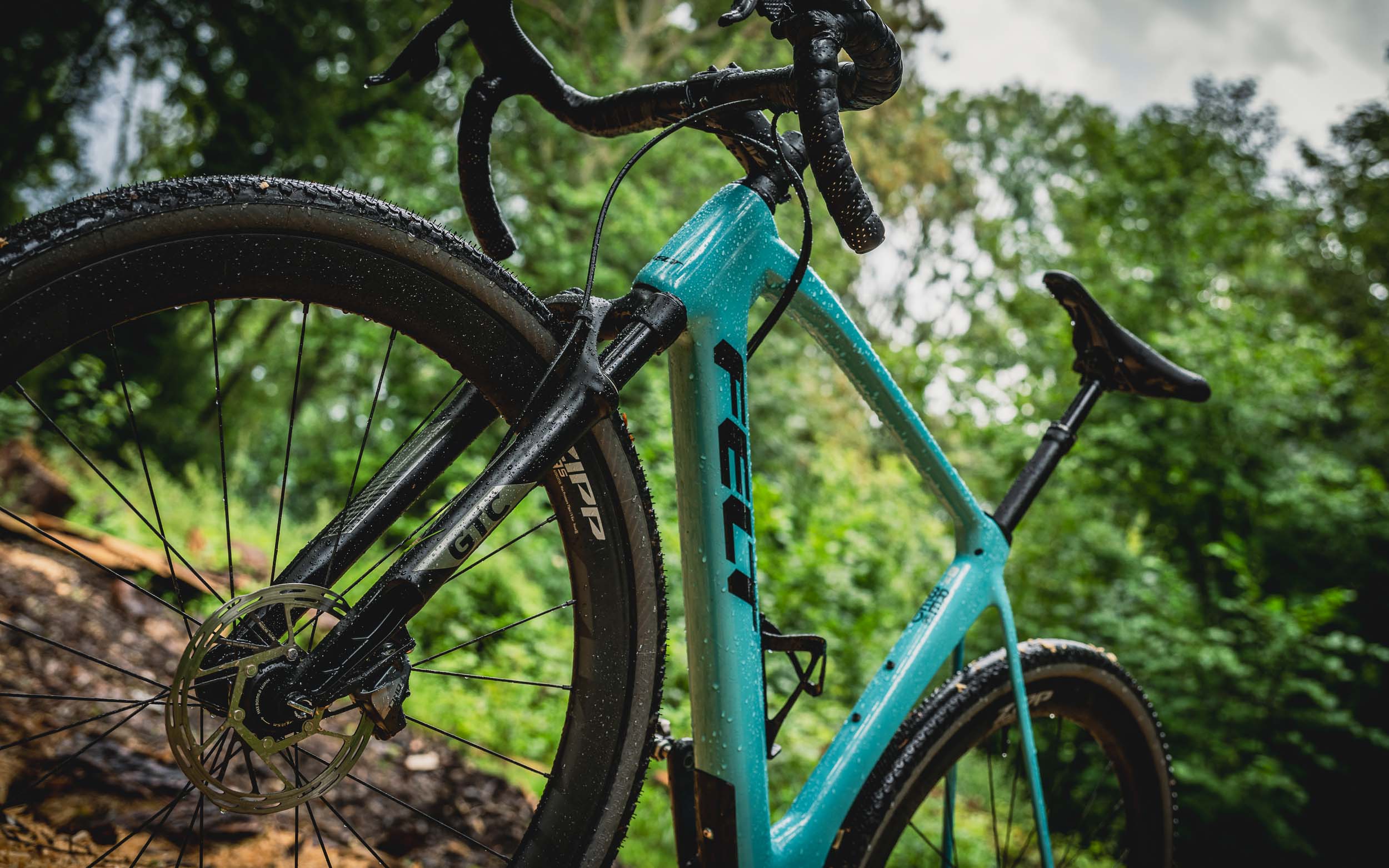Image d'illustration pour notre vidéo "Test | Fourche KS GTC et tige de selle KS Ether : suspendre un gravel, quel intérêt ?"