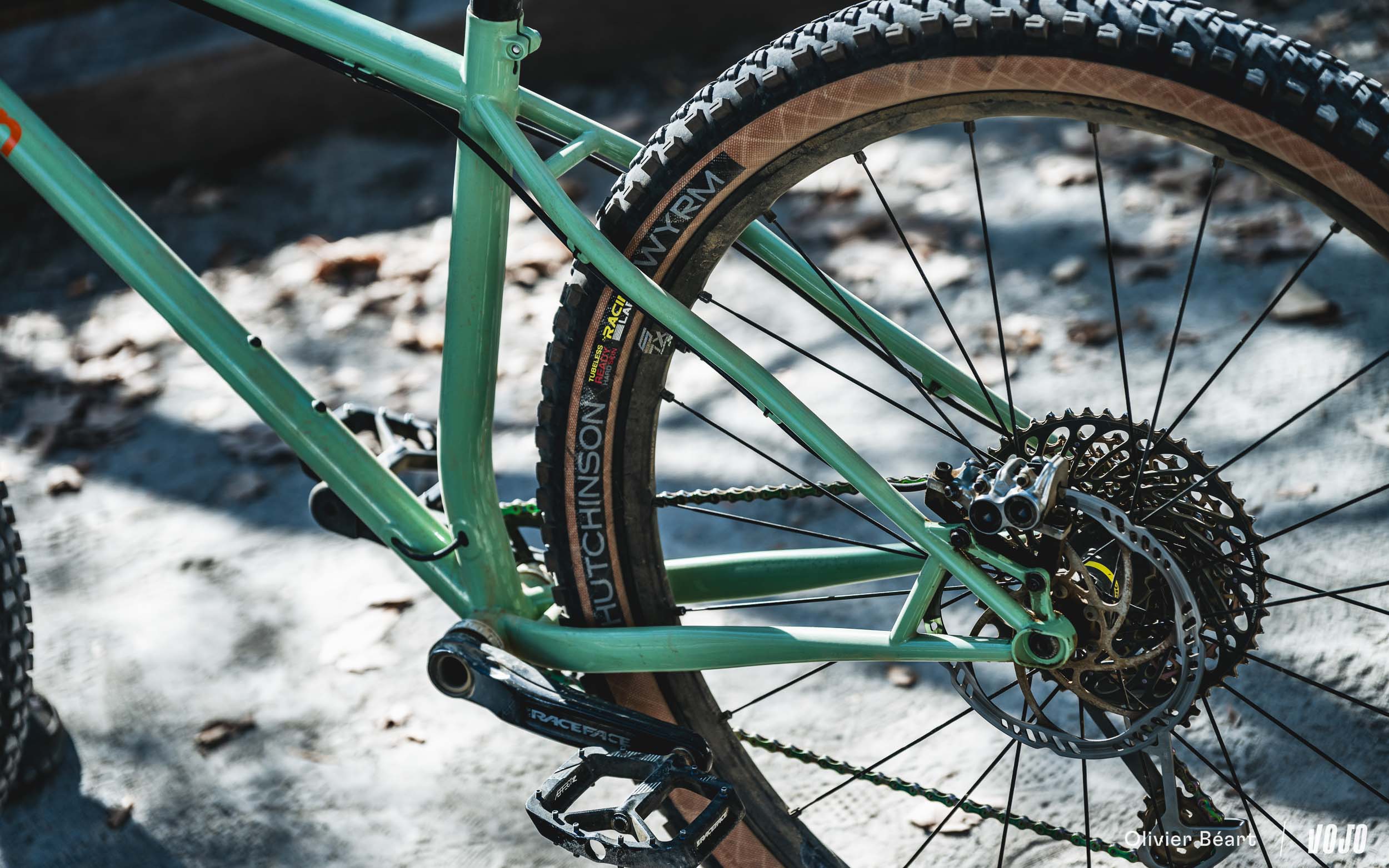 https://www.vojomag.com/app/uploads/2023/11/Versan cycle vtt acier copyright Beart Vojomag 10.jpg