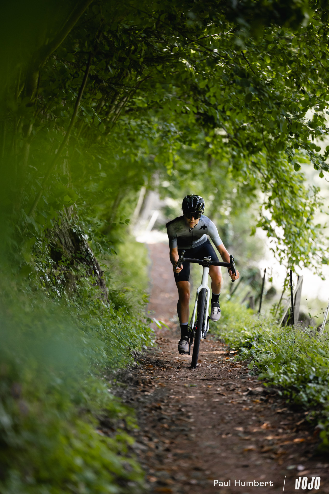 https://www.vojomag.com/app/uploads/2023/11/assos gravel kim st jorioz 2023 vojo paul humbert 19.jpg