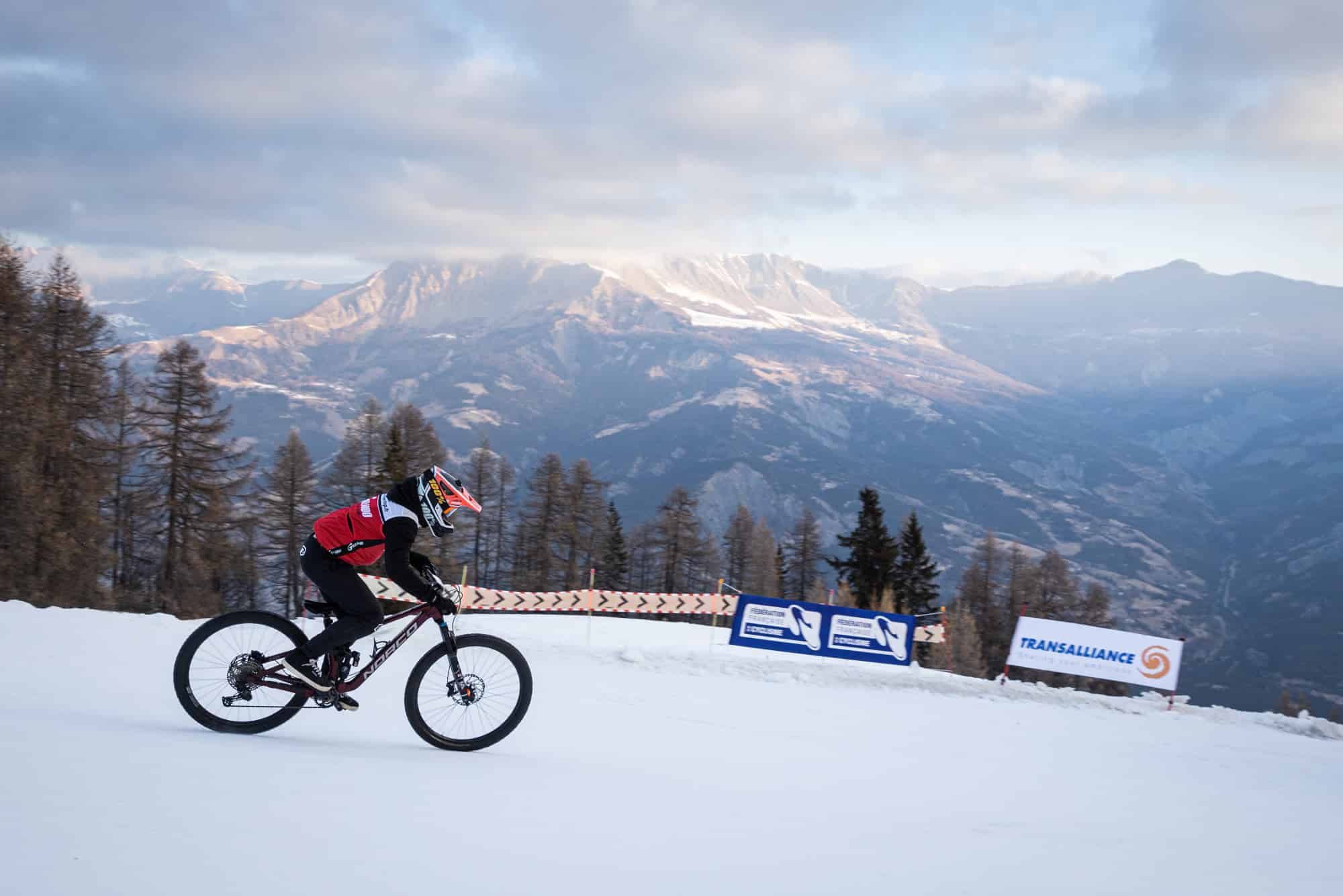 Photo Alpine Snow Bike