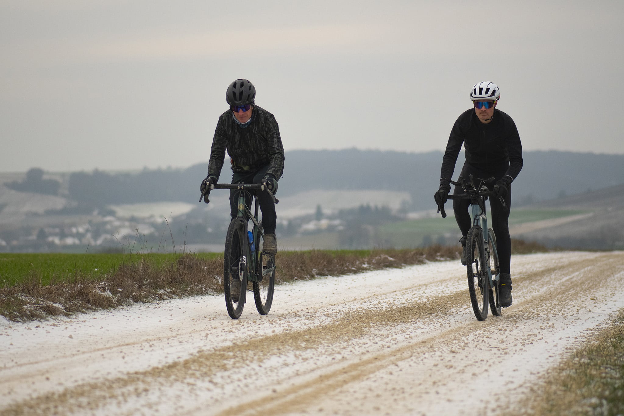 https://www.vojomag.com/app/uploads/2024/01/Tour de France 2024. Gravel chemins blancs 15bd.jpg