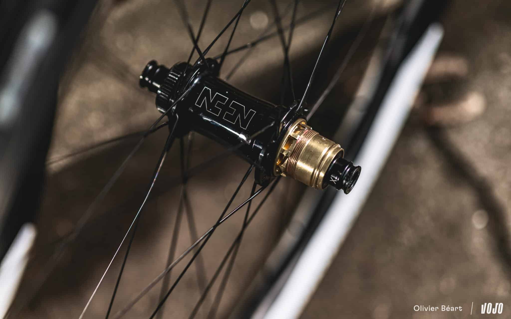 https://www.vojomag.com/app/uploads/2024/01/roues vtt P1 Singularis M30 Princeton Ferrand Prevot Pidcock copyright Beart Vojomag 17 2048x1280.jpg