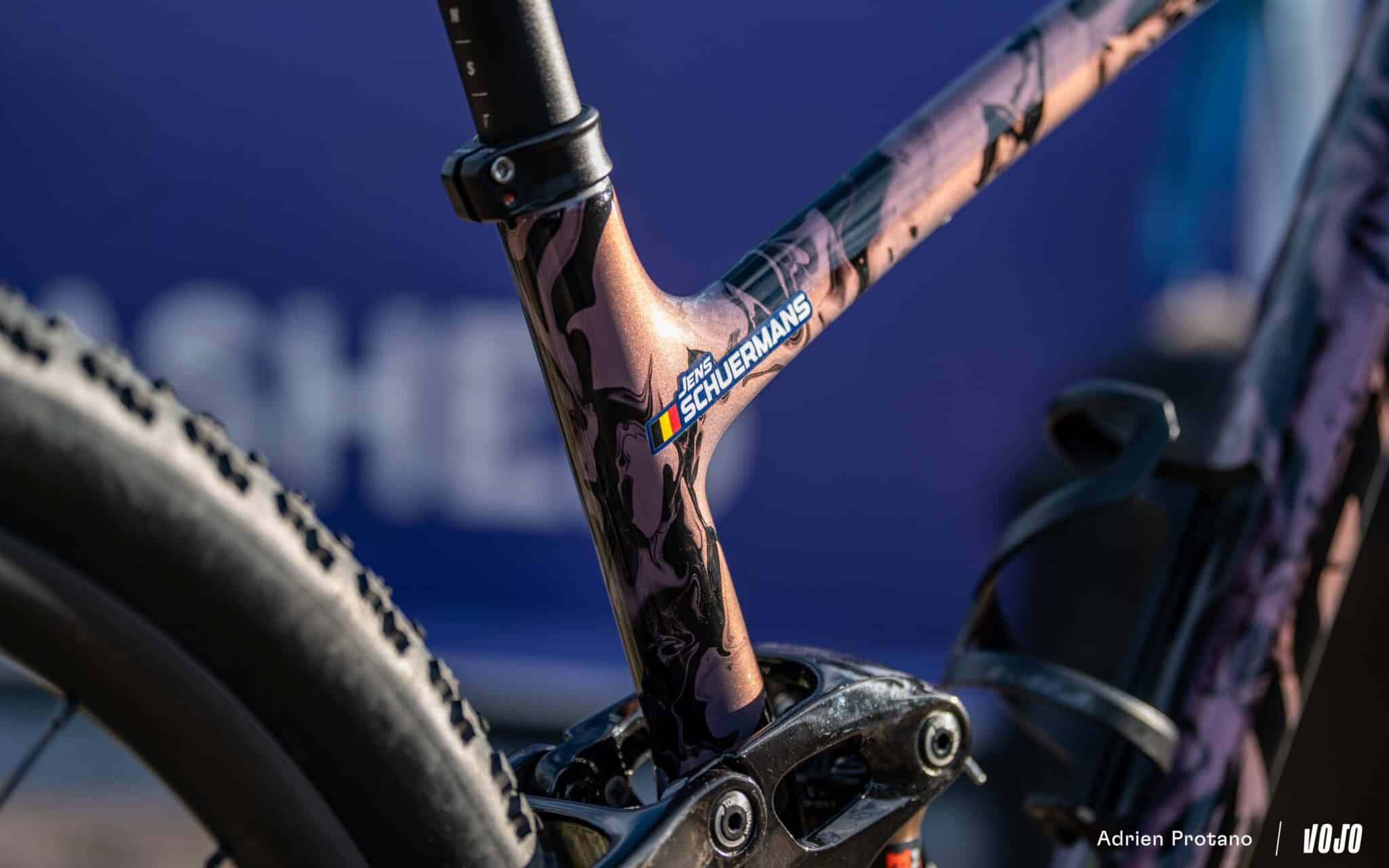 https://www.vojomag.com/app/uploads/2024/02/Bike Check XCO Chelva 2024 Vojo A. Protano 1885 1 2048x1280.jpg