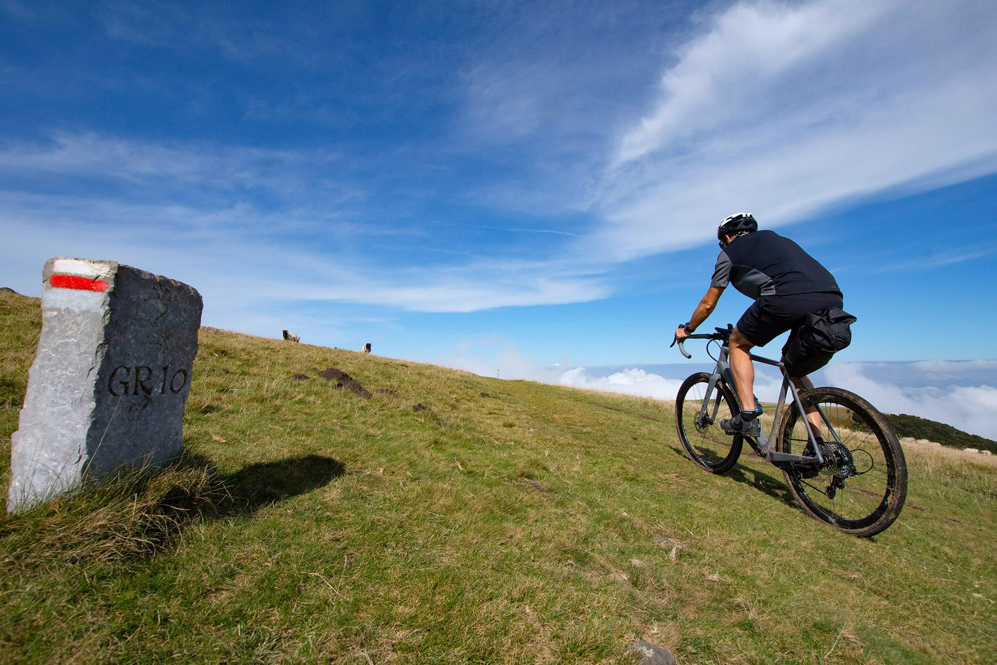 https://www.vojomag.com/app/uploads/2024/02/Gravel Pays basque GR 10 2.jpg