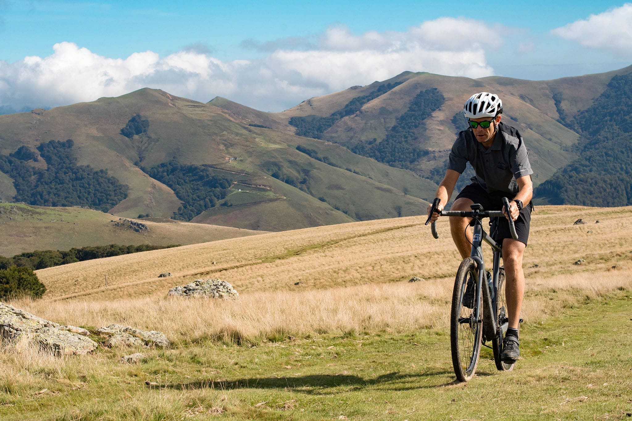 Voyage en gravel dans le Pays basque, une terre rude de beauté