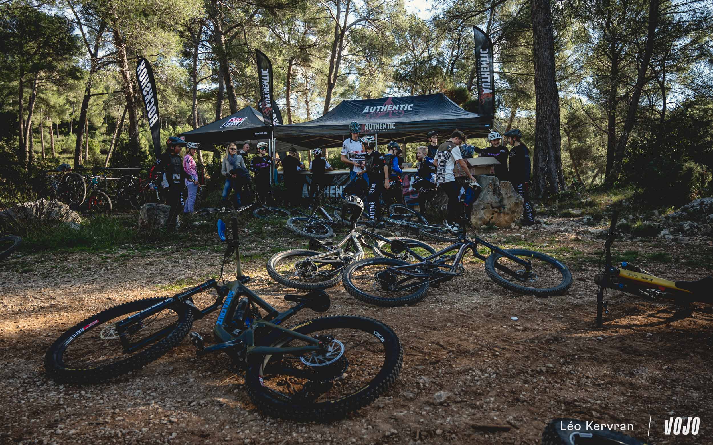 https://www.vojomag.com/app/uploads/2024/02/tribal sport vtt authentic rockshox 2024 vojo leo kervran 1.jpg