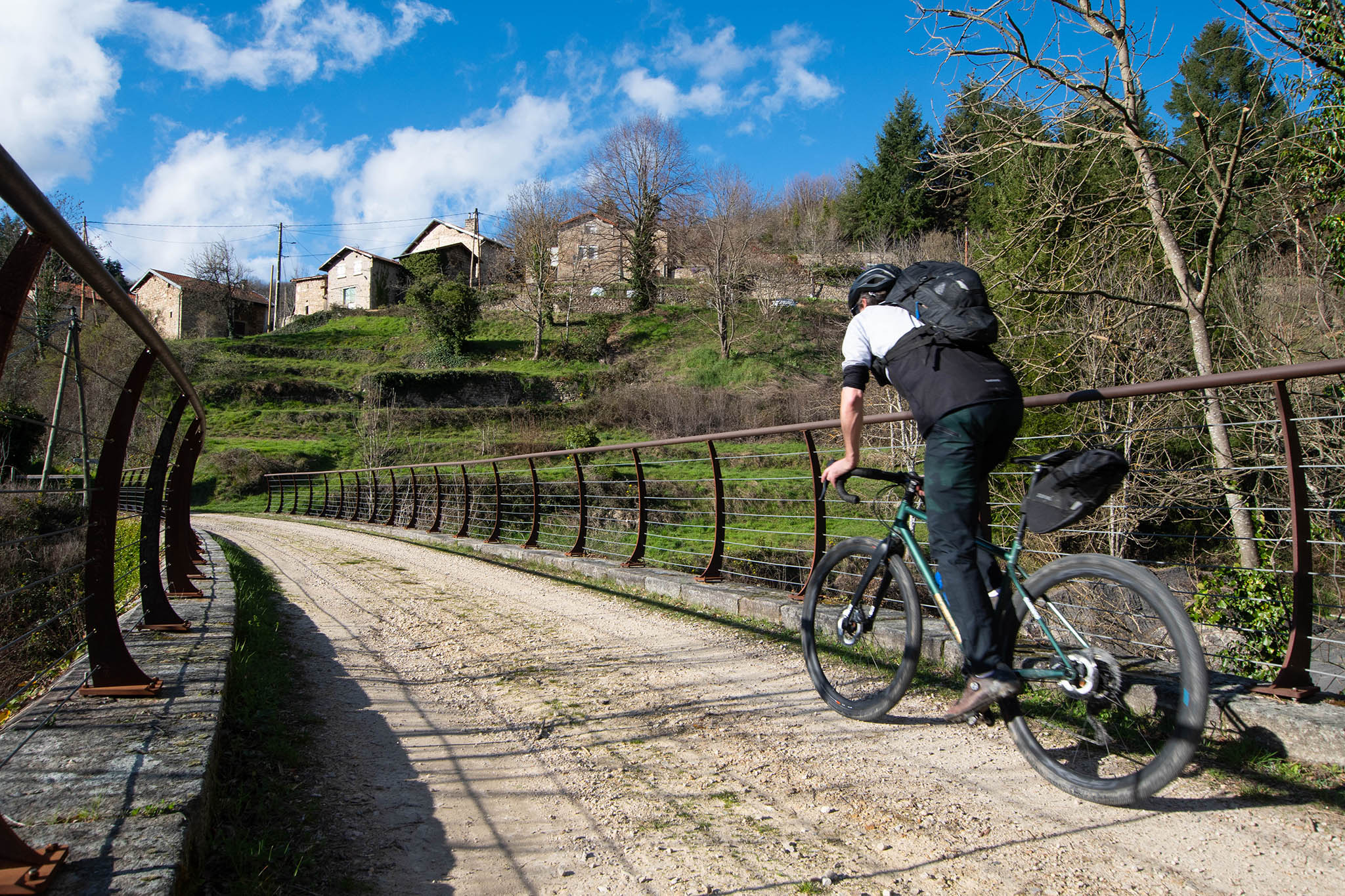 https://www.vojomag.com/app/uploads/2024/03/Ardeche gravel 7.jpg