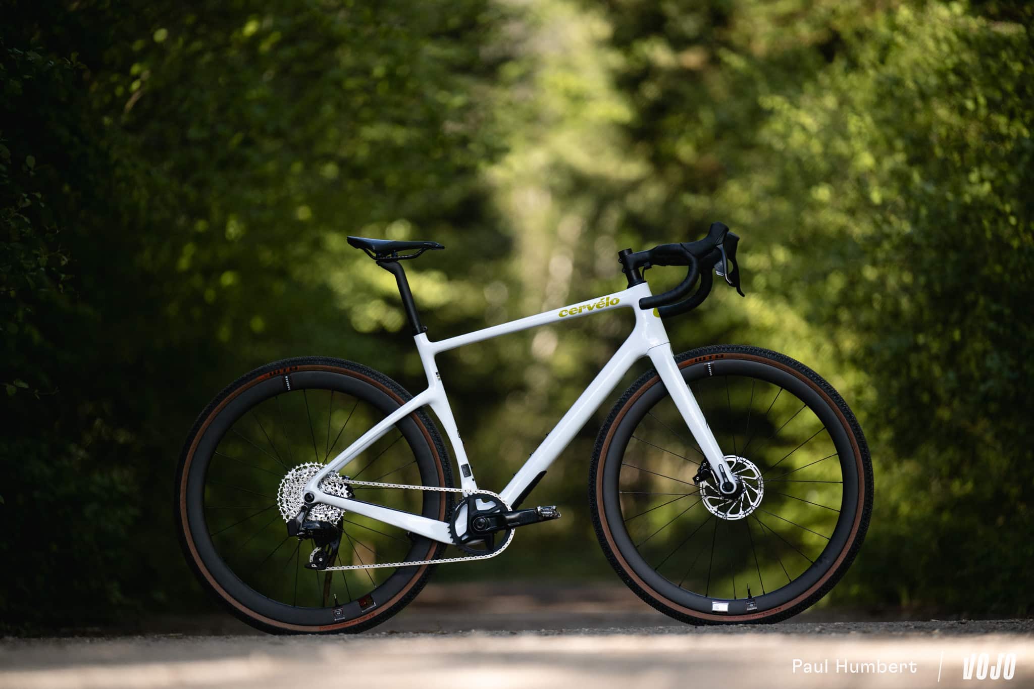 https://www.vojomag.com/app/uploads/2024/04/cervelo aspero test avis nouveaute gravel allroad 2024 vojo paul humbert 2.jpg