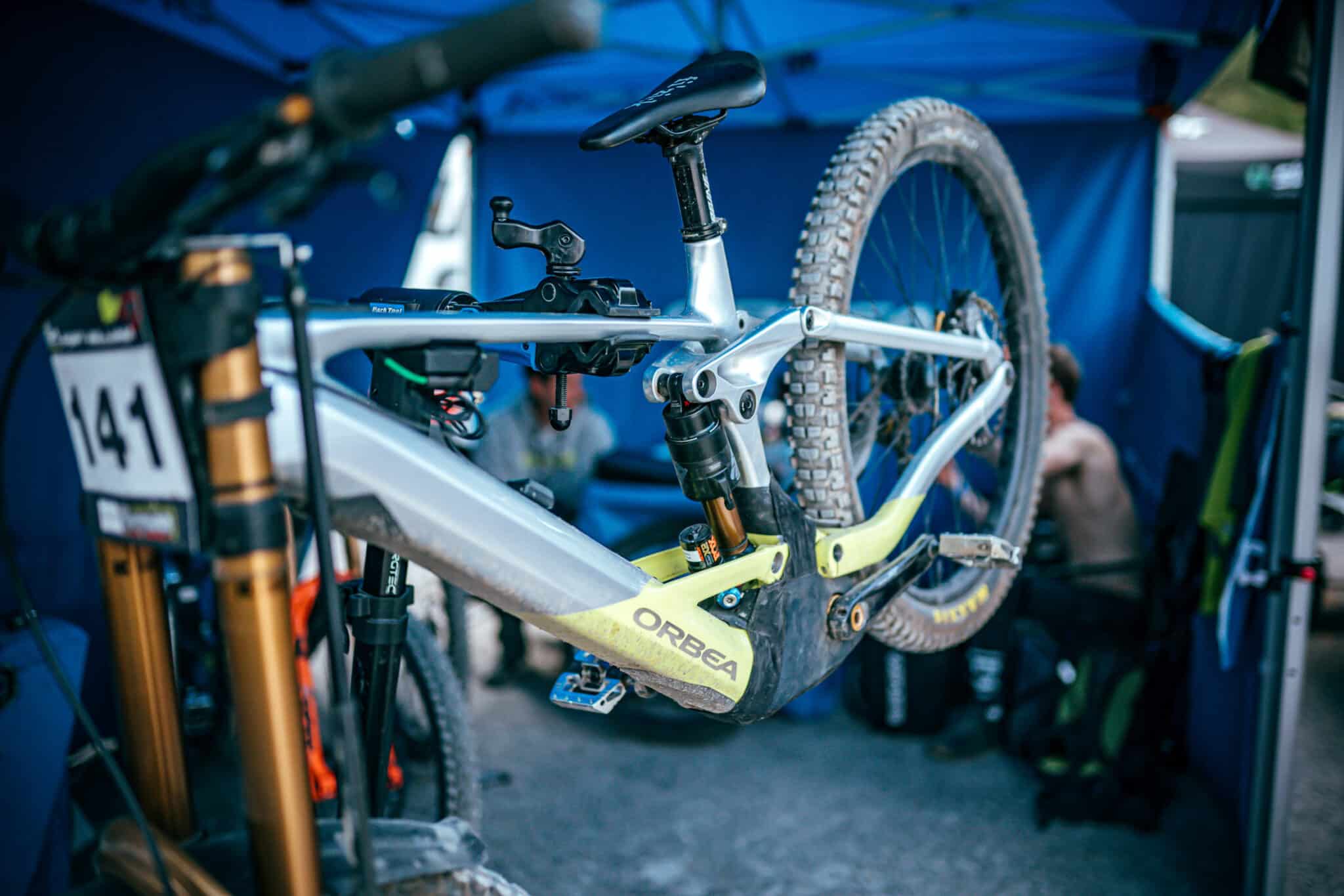 https://www.vojomag.com/app/uploads/2024/05/Orbea Wild Prototype DH Martin Maes Fort William. Vojo 1 4 2048x1365.jpg