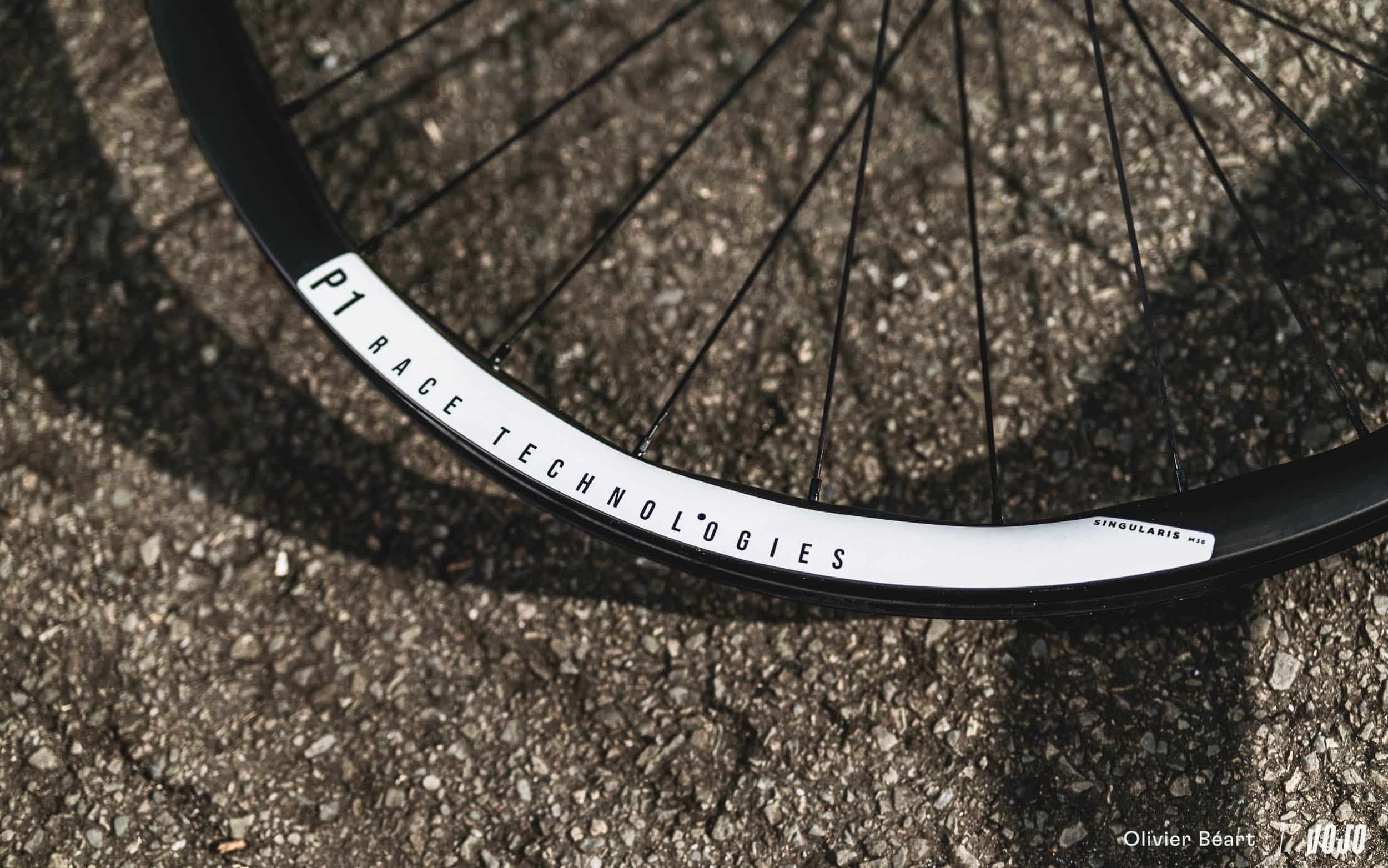 https://www.vojomag.com/app/uploads/2024/05/P1 Singularis roues vtt pidcock ferrand prevot pinarello - Copyright Olivier Beart Vojo Magazine 4.jpg
