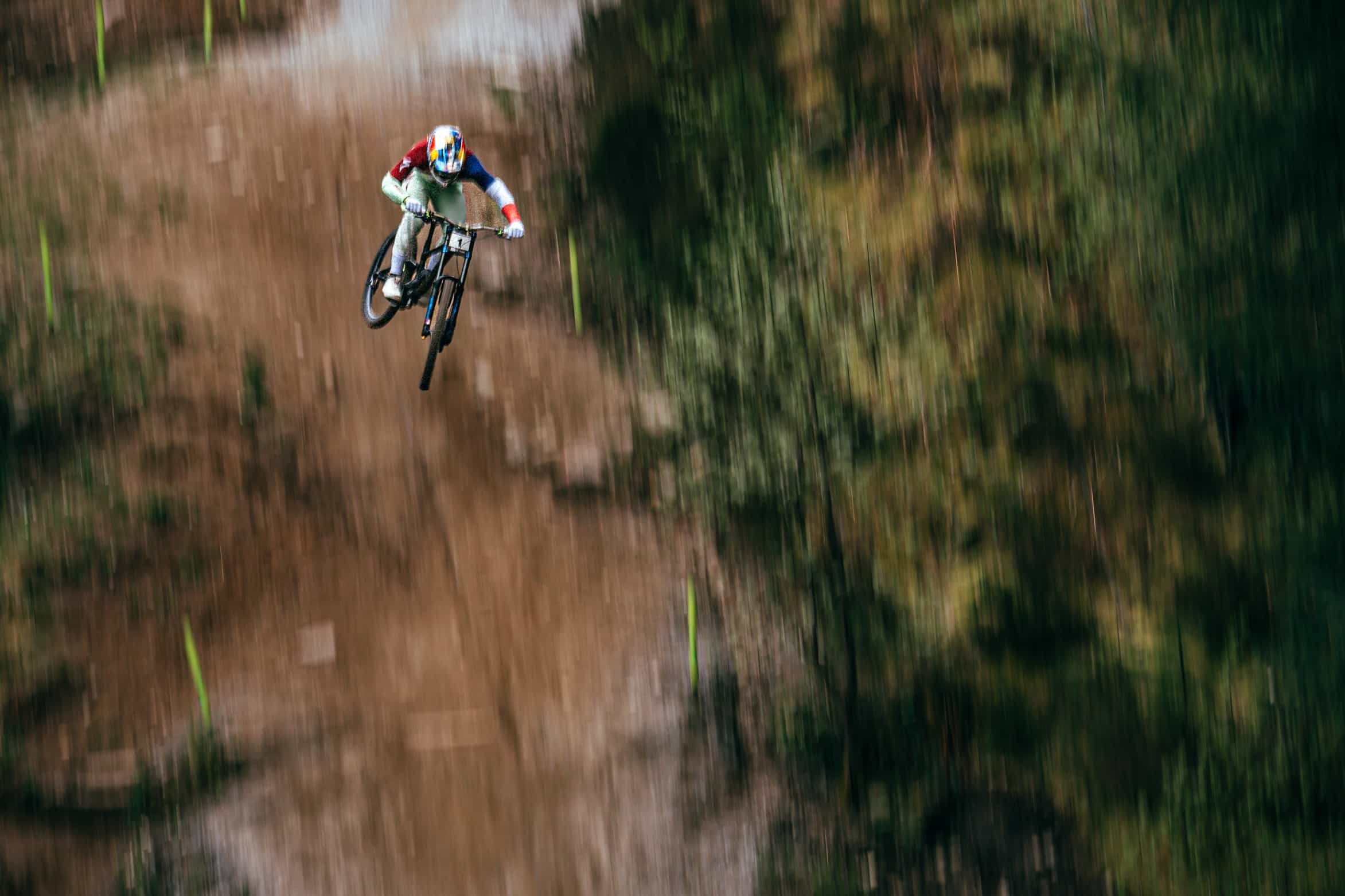 https://www.vojomag.com/app/uploads/2024/05/WC DH Fort William Finals. Vojo 1 30.jpg