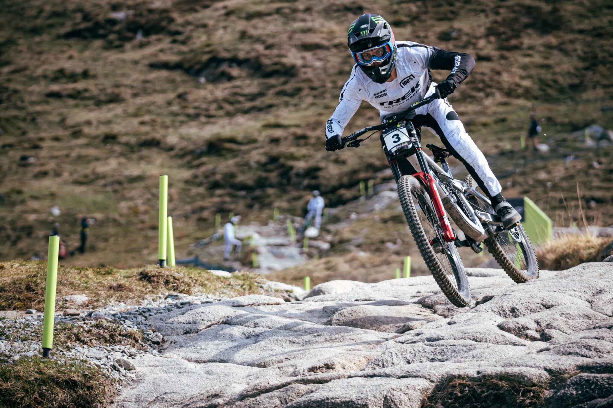 https://www.vojomag.com/app/uploads/2024/05/WC DH Fort William Qualifs. Vojo 1 12 2048x1365.jpg