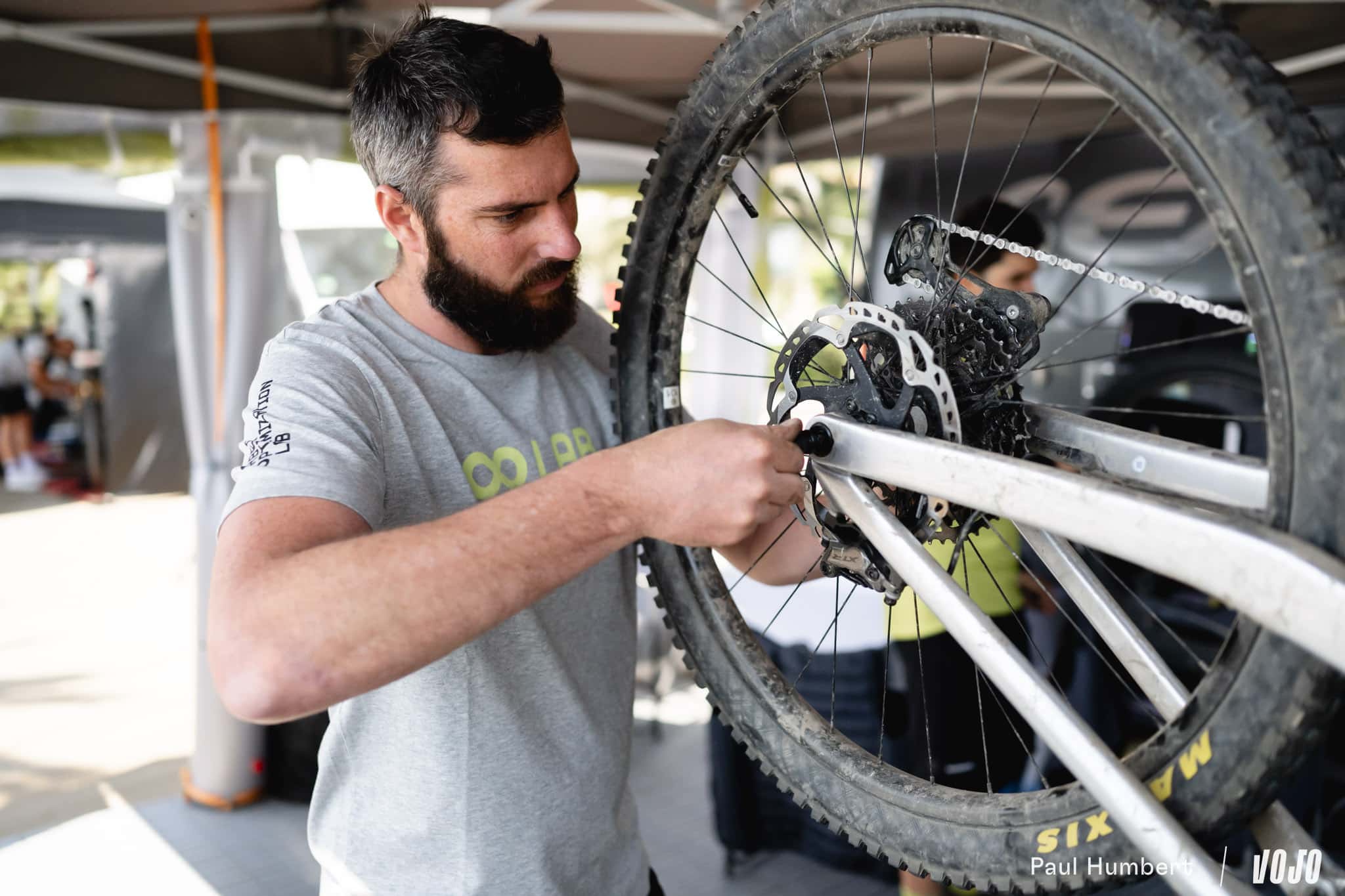 https://www.vojomag.com/app/uploads/2024/05/orbea rise oolab vttae ebike wild damien oton 2024 vojo paul humbert 3.jpg