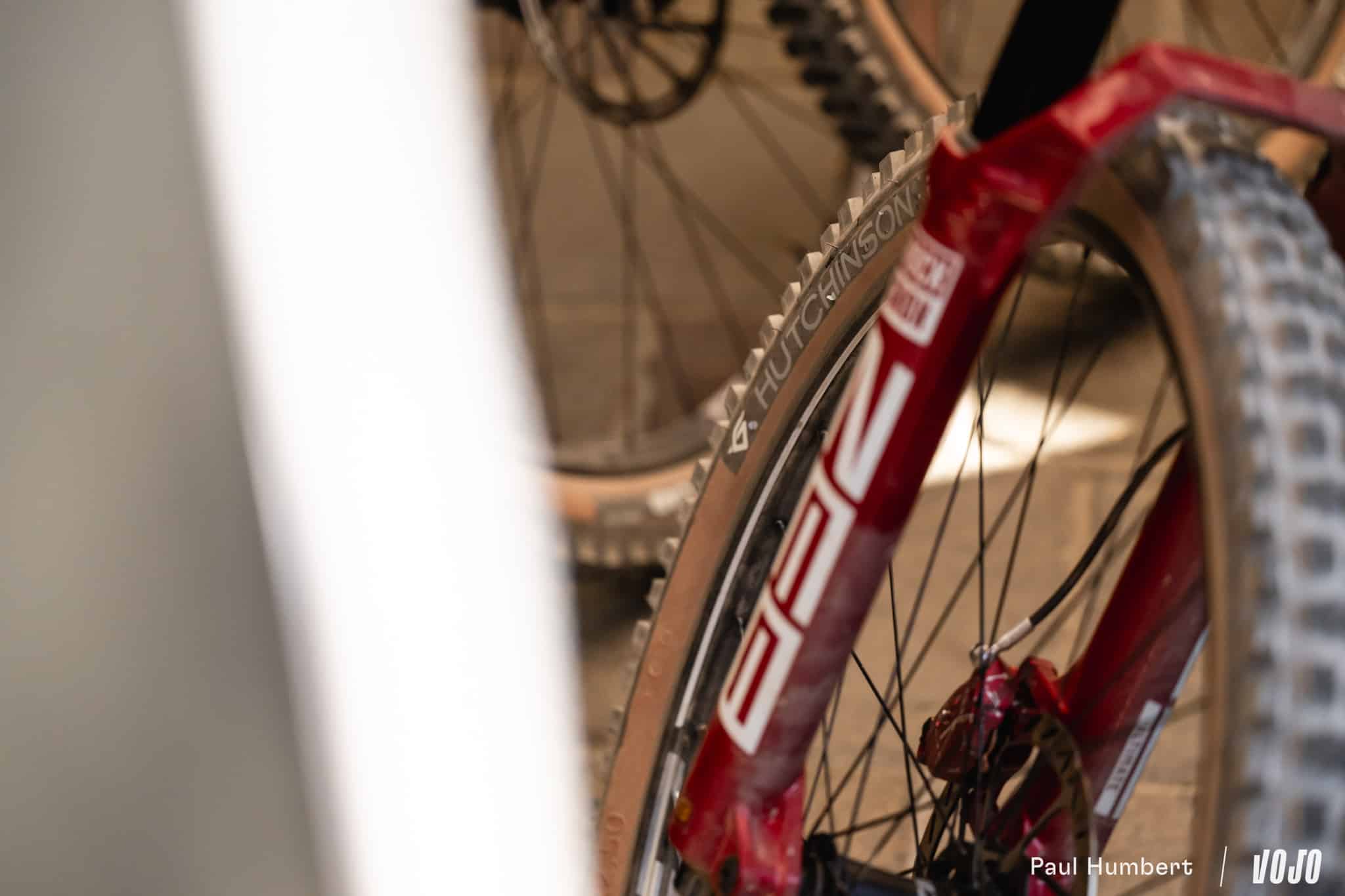 https://www.vojomag.com/app/uploads/2024/05/paddock materiel vtt nouveaute spyshot 2024 vojo paul humbert 25.jpg