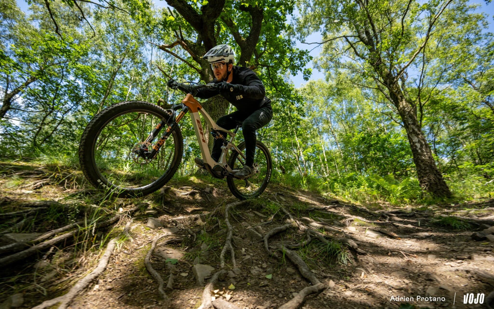 https://www.vojomag.com/app/uploads/2024/06/BH iLynx SL Trail 2024 Test Vojo A.Protano 1 34 2048x1280.jpg