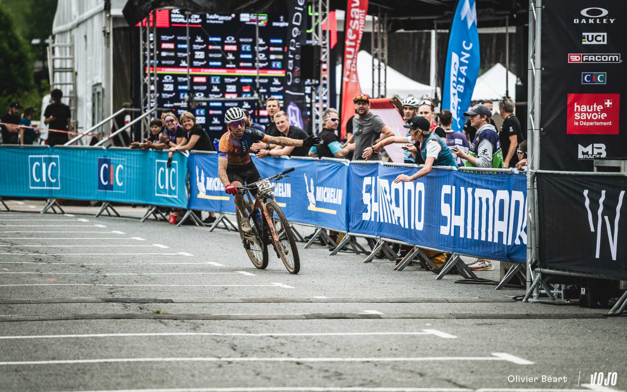 https://www.vojomag.com/app/uploads/2024/06/MB Race 2024 Megeve - Copyright Olivier Beart Vojo Magazine 100 2048x1280.jpg