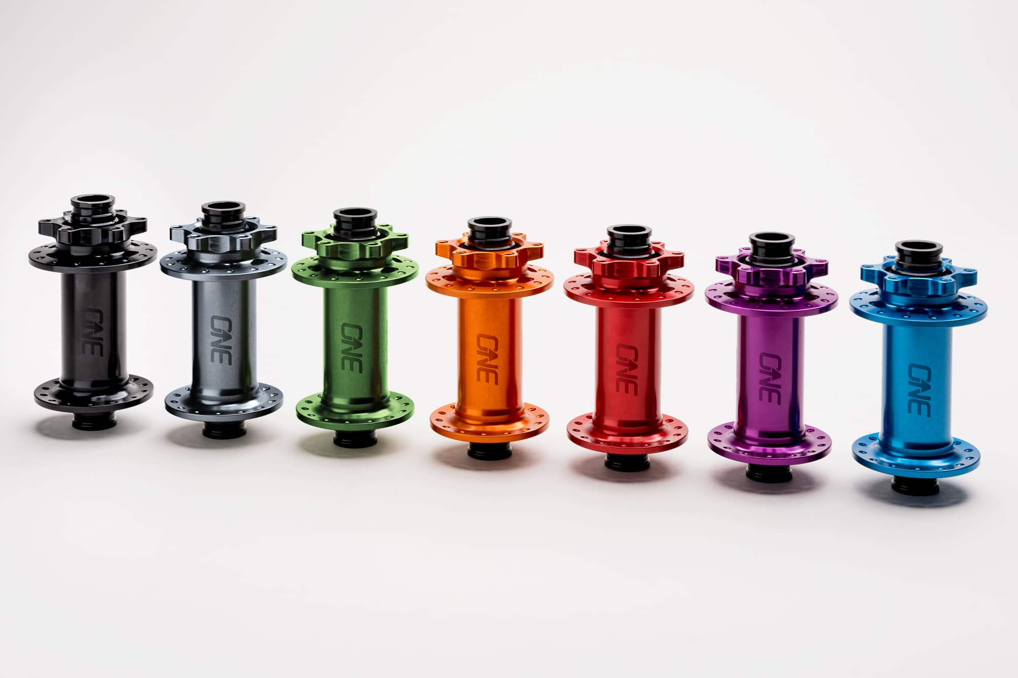 https://www.vojomag.com/app/uploads/2024/06/OneUp Components Hubs Cross Section Purple Iso.jpg