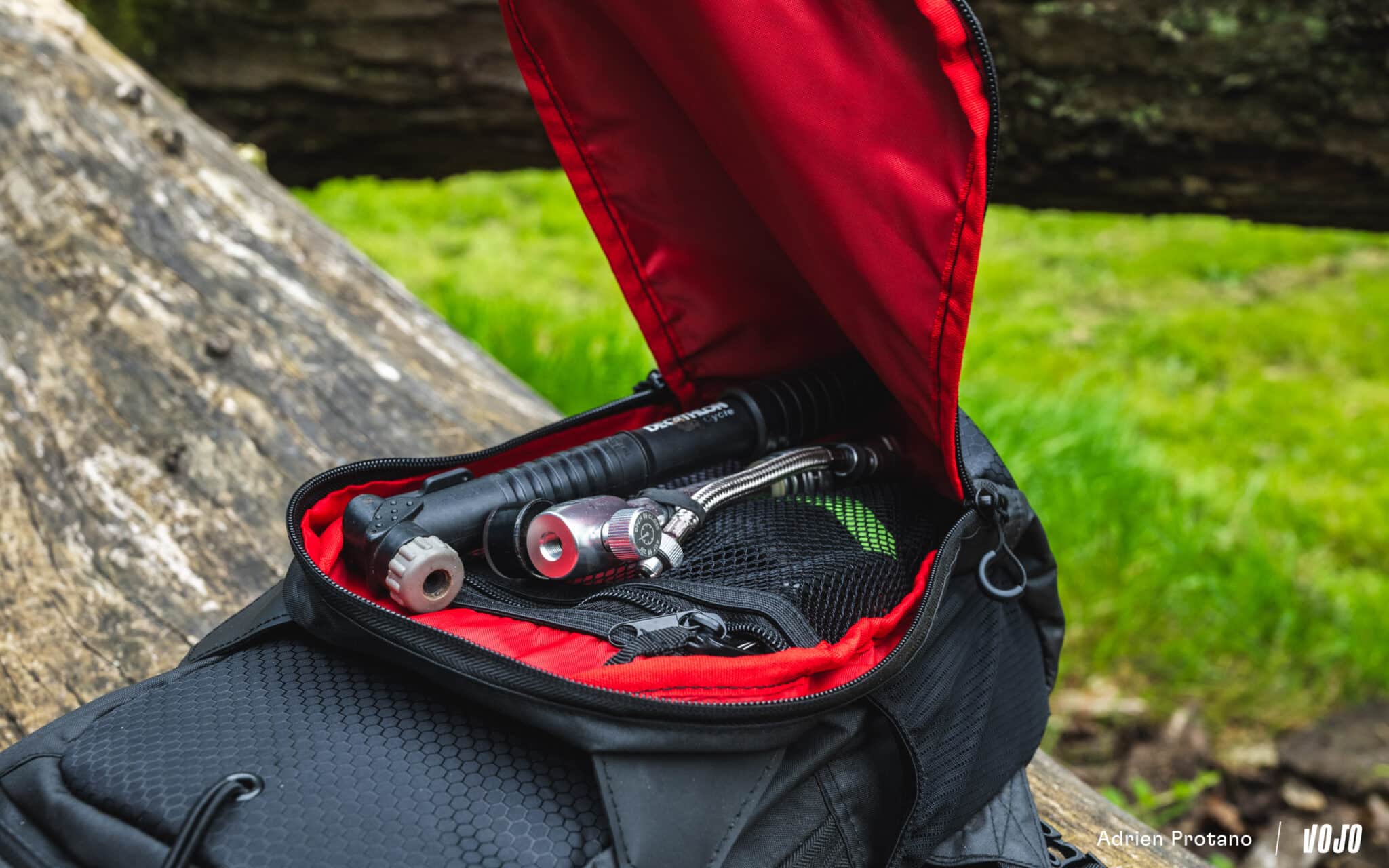 https://www.vojomag.com/app/uploads/2024/06/Zefal Z Hydro sac hydratation 2024 Test Vojo A.Protano 20 1 27 2048x1280.jpg