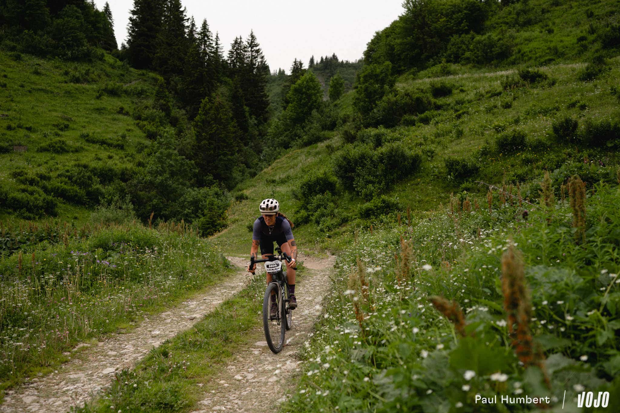 https://www.vojomag.com/app/uploads/2024/06/pass portes du soleil chatel gravel 2024 vojo paul humbert 18.jpg