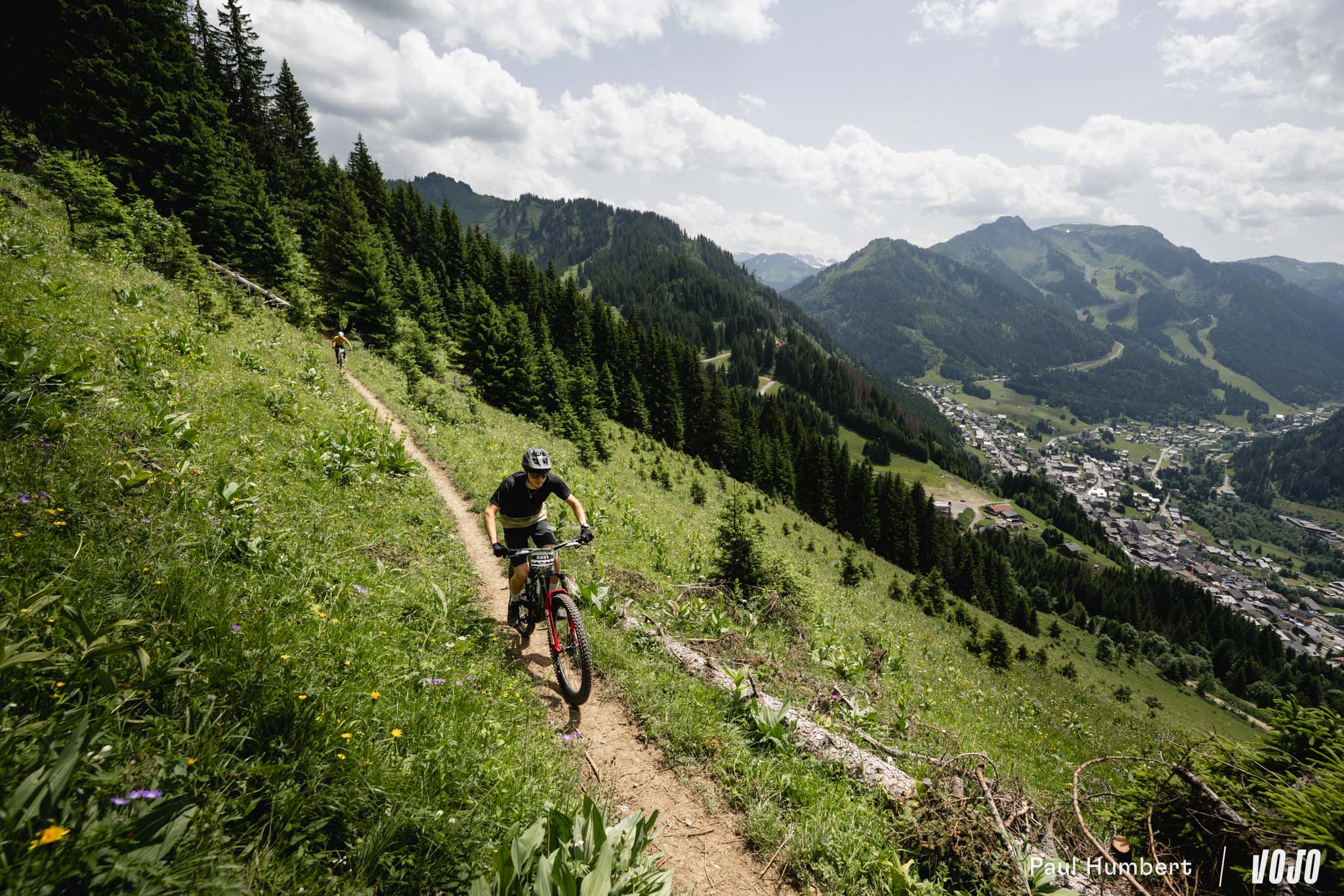 https://www.vojomag.com/app/uploads/2024/06/pass portes du soleil chatel rando vtt 2024 vojo paul humbert 40.jpg