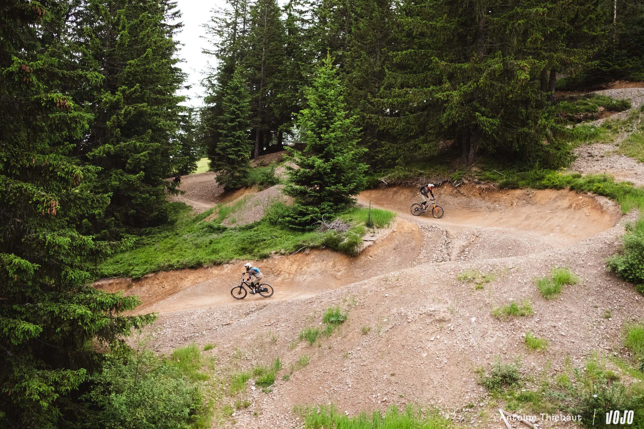 https://www.vojomag.com/app/uploads/2024/06/pass portes du soleil chatel rando vtt 2024 vojo paul humbert 80.jpg