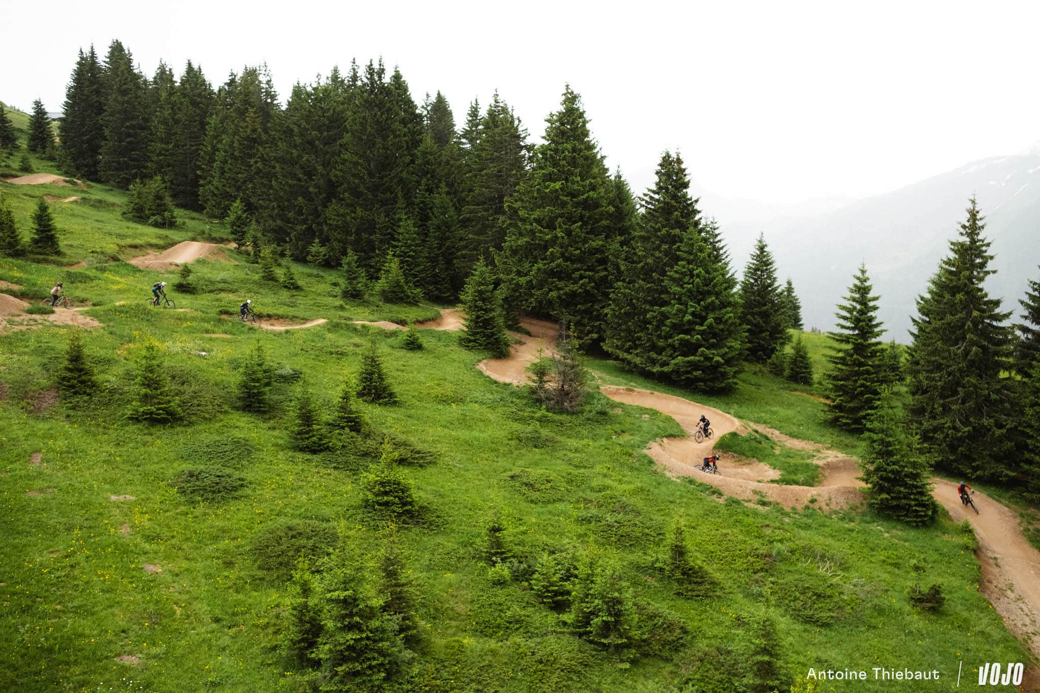 https://www.vojomag.com/app/uploads/2024/06/pass portes du soleil chatel rando vtt 2024 vojo paul humbert 97.jpg