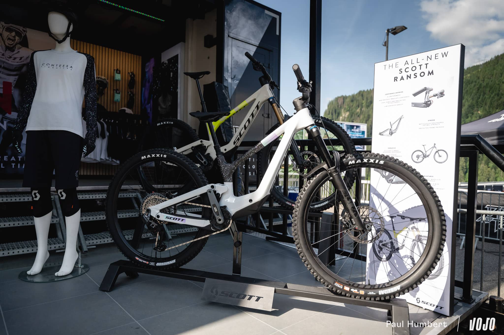 https://www.vojomag.com/app/uploads/2024/06/pass portes du soleil chatel salon 2024 vojo paul humbert 32.jpg