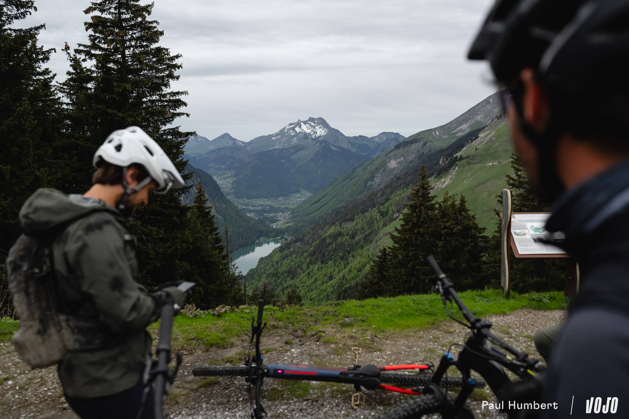 https://www.vojomag.com/app/uploads/2024/06/pass portes passportes vttae ebike reco chatel 2024 vojo paul humbert 32 1.jpg