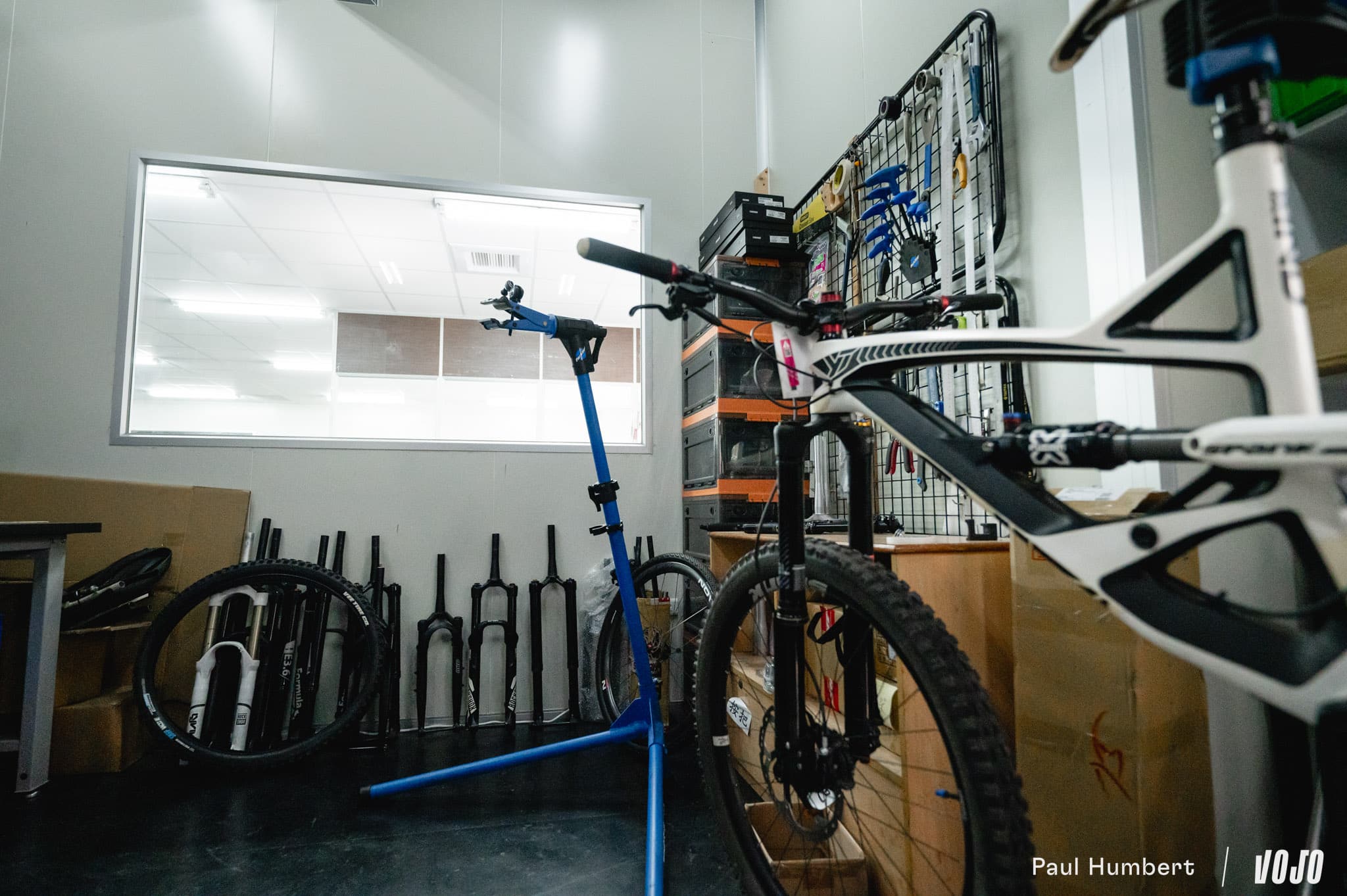 https://www.vojomag.com/app/uploads/2024/06/visite ks tainan seatpost taiwan 2024 vojo paul humbert 61.jpg