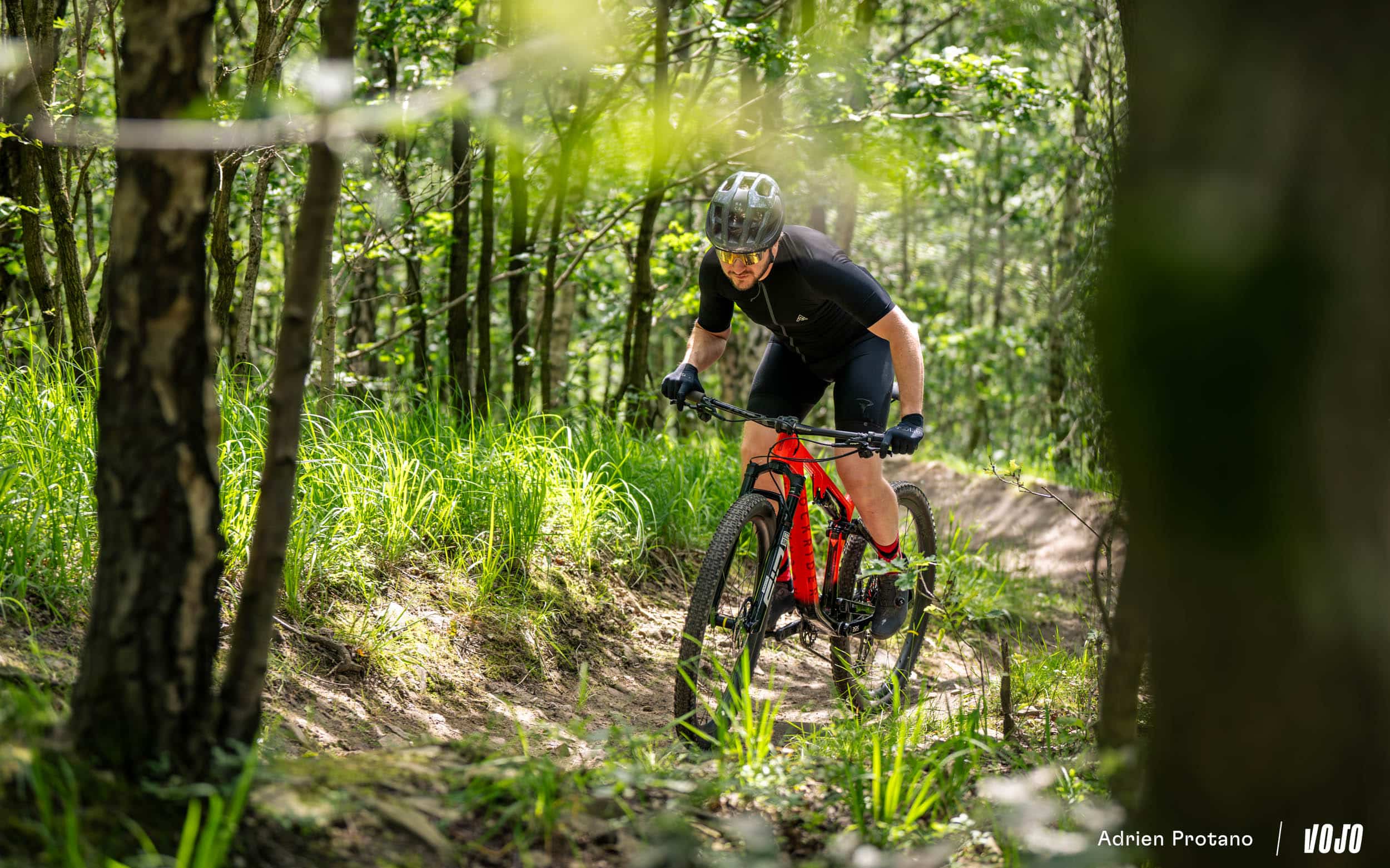 https://www.vojomag.com/app/uploads/2024/07/Rockrider Race 940 S XC Lancement Vojo A.Protano 1 2.jpg