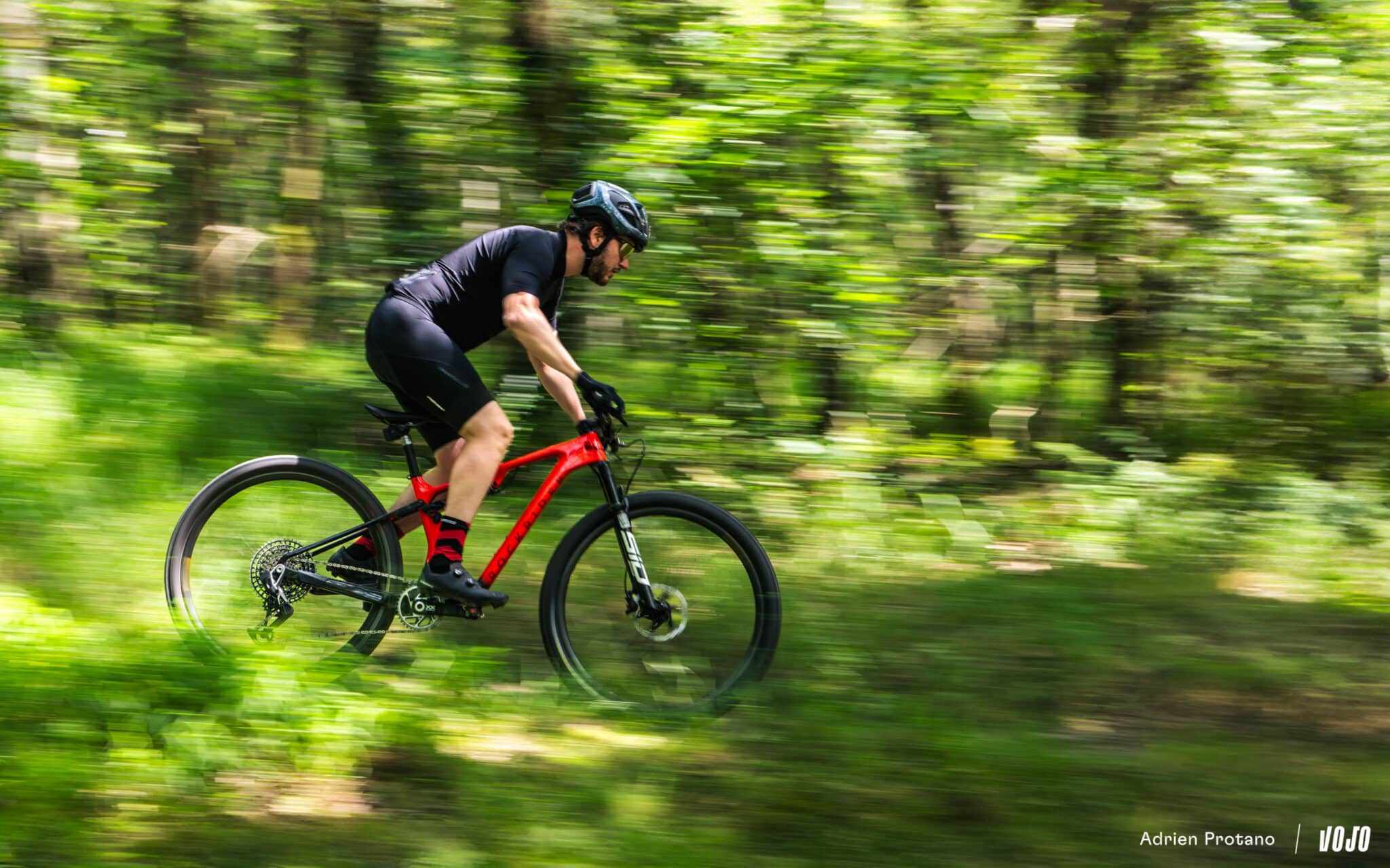 https://www.vojomag.com/app/uploads/2024/07/Rockrider Race 940 S vVS Race 940 S LTD Comparaison 2024 Vojo A.Protano 1 2048x1280.jpg