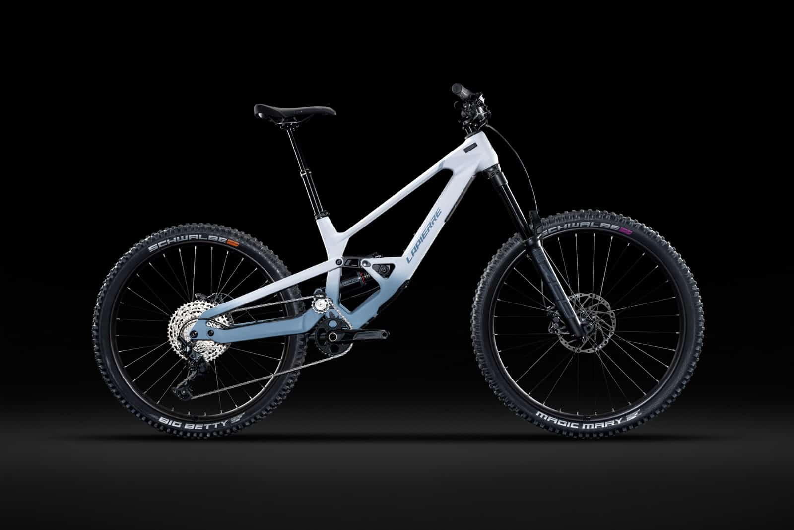 https://www.vojomag.com/app/uploads/2024/07/Spicy CF 6.9 Lapierre MY24 View 1.jpeg
