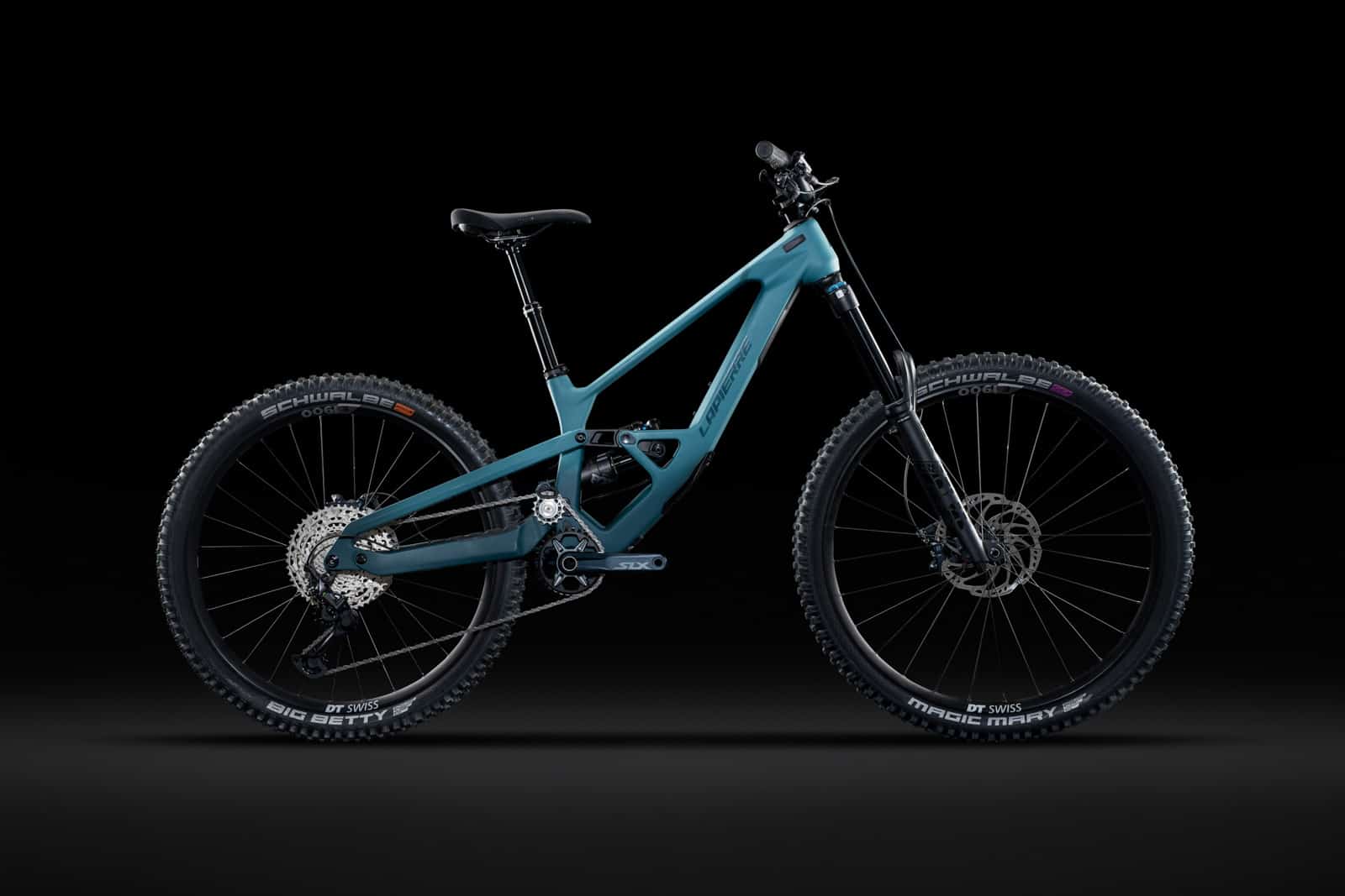 https://www.vojomag.com/app/uploads/2024/07/Spicy CF 7.9 Lapierre MY24 View 1.jpeg