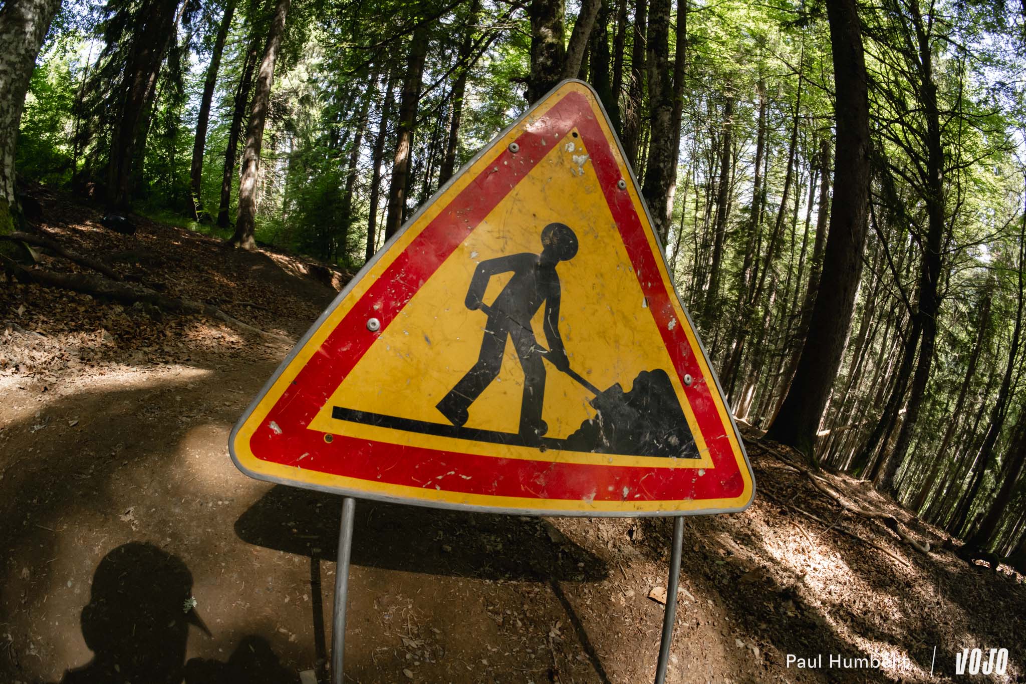 https://www.vojomag.com/app/uploads/2024/07/bike patrol morzine pleney shaper bike park 2024 vojo paul humbert 14.jpg