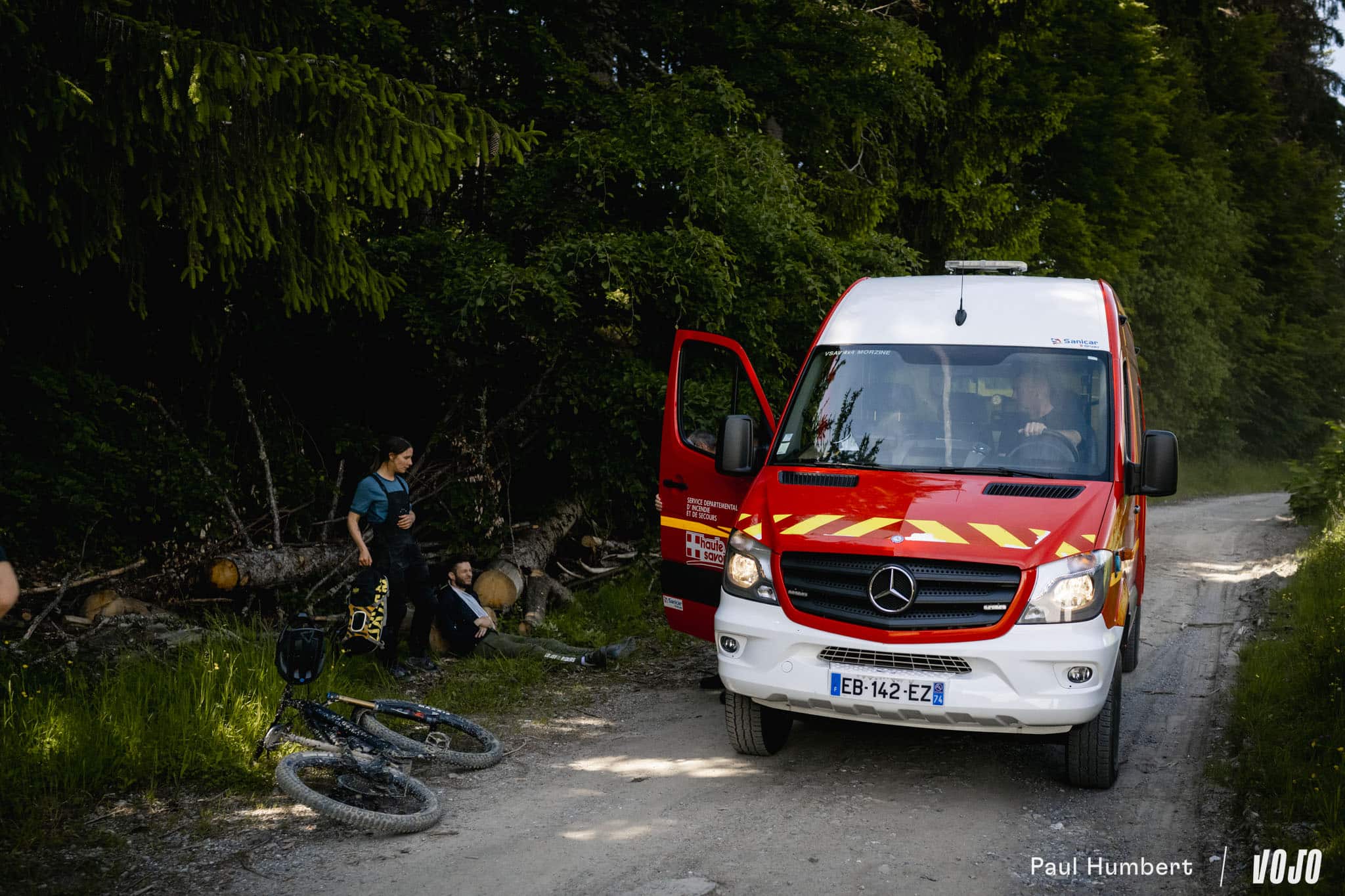 https://www.vojomag.com/app/uploads/2024/07/bike patrol morzine pleney shaper bike park 2024 vojo paul humbert 31.jpg