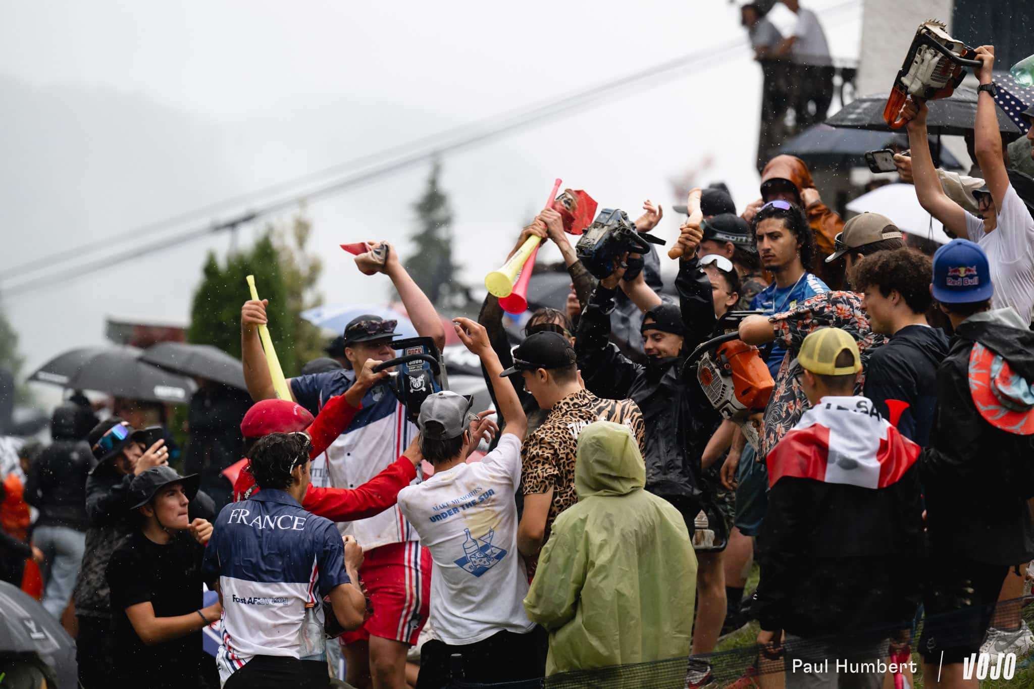 https://www.vojomag.com/app/uploads/2024/07/dh les gets finale pierron farina 2024 vojo paul humbert 81 1.jpg