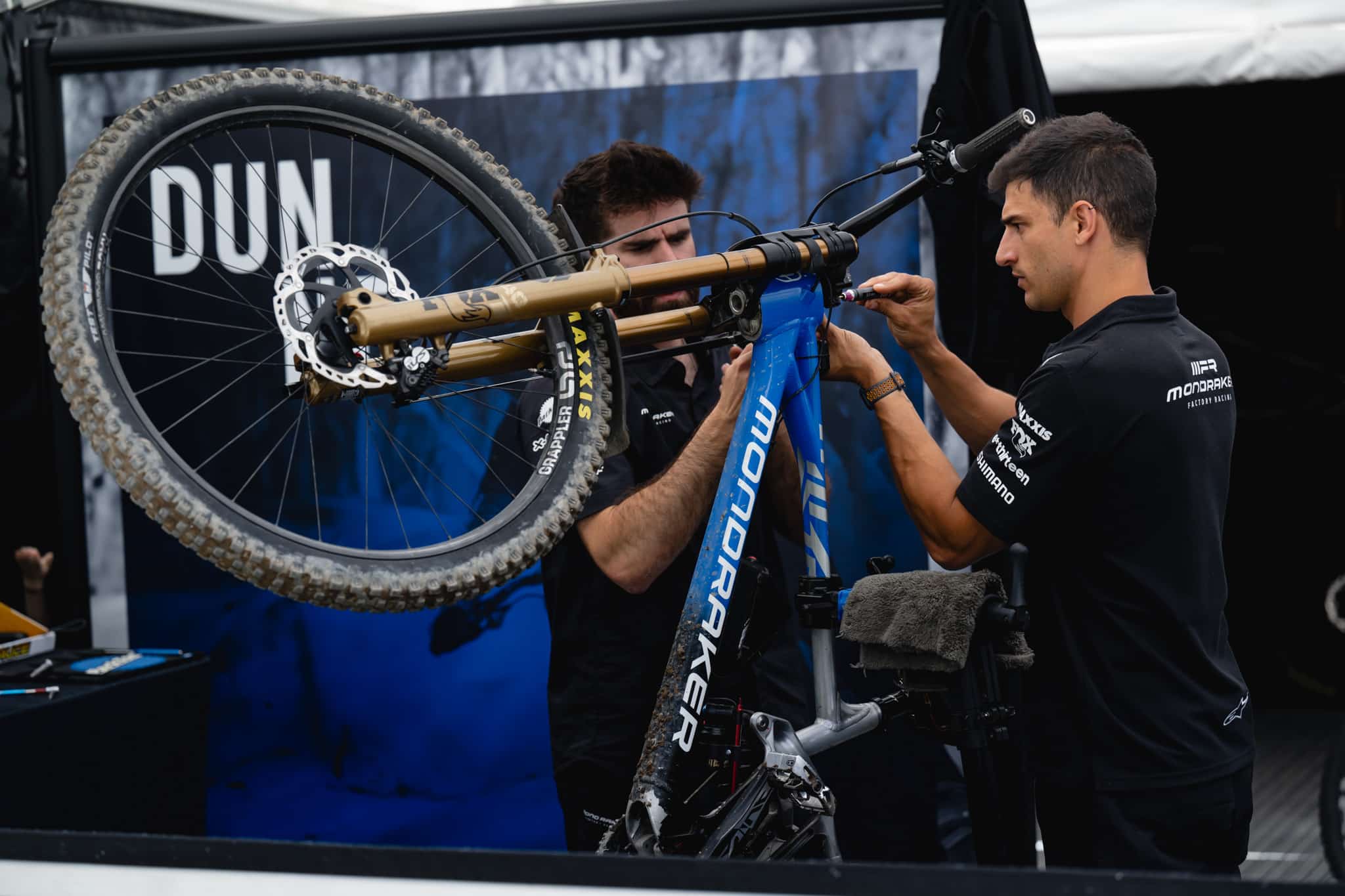 https://www.vojomag.com/app/uploads/2024/07/paddock coupe monde xc dh les gets 2024 vojo paul humbert 53.jpg