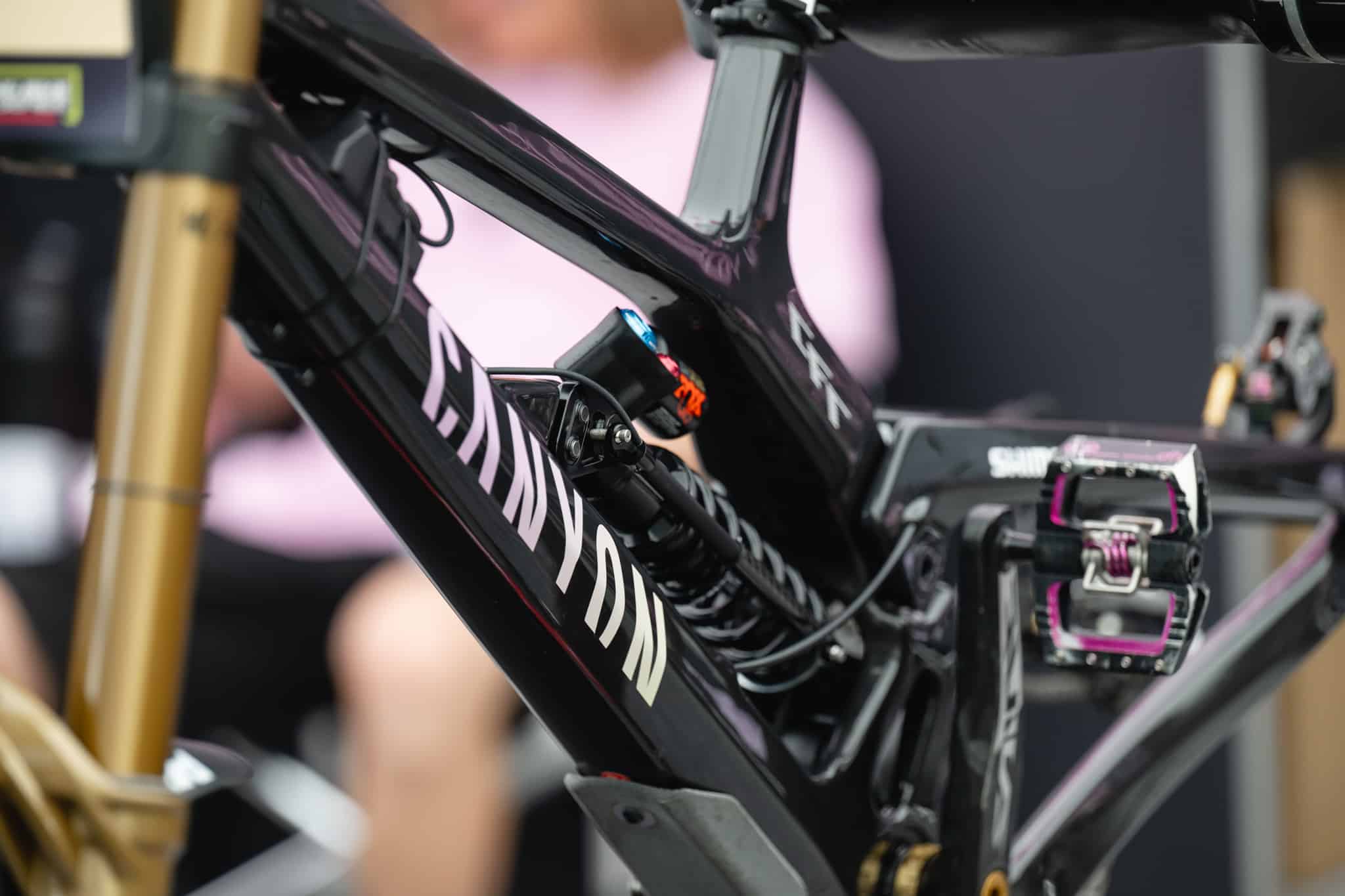 https://www.vojomag.com/app/uploads/2024/07/paddock coupe monde xc dh les gets 2024 vojo paul humbert 55.jpg