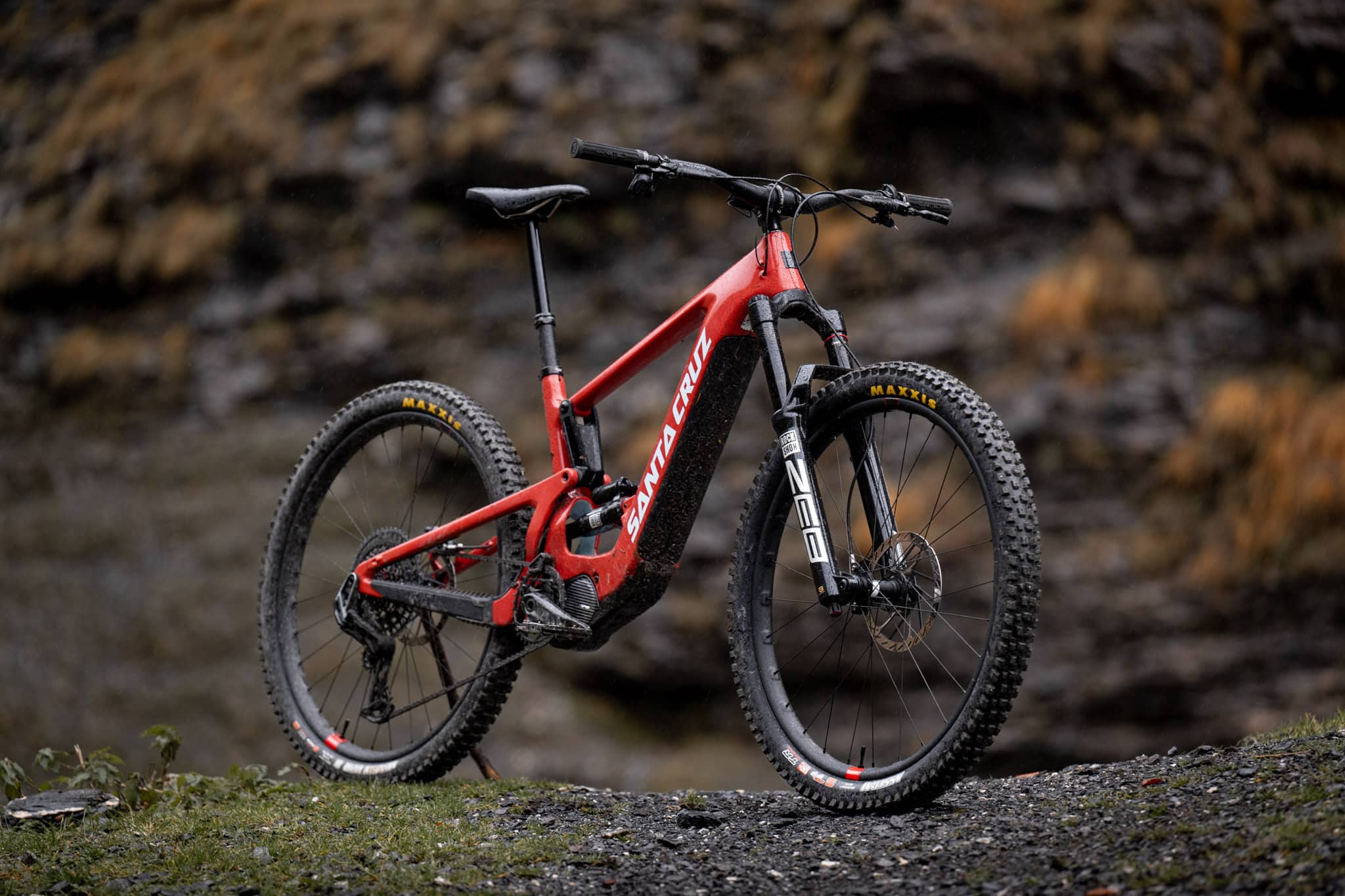 https://www.vojomag.com/app/uploads/2024/07/santa cruz bullit shimano ep 801 2024 vojo paul humbert 12.jpg