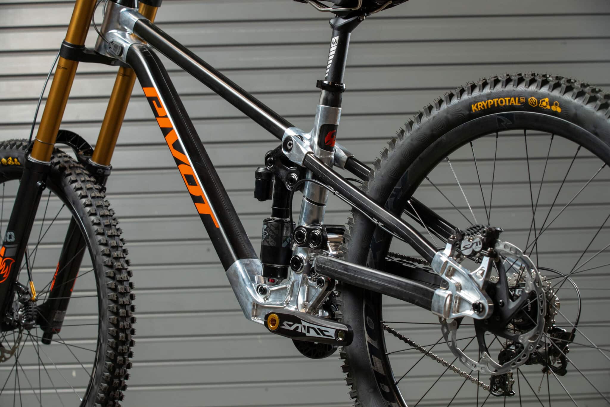 https://www.vojomag.com/app/uploads/2024/10/Foto Jens Staudt Pivot Phoenix DW6 Prototype 2024 6048 2 2048x1366.jpg