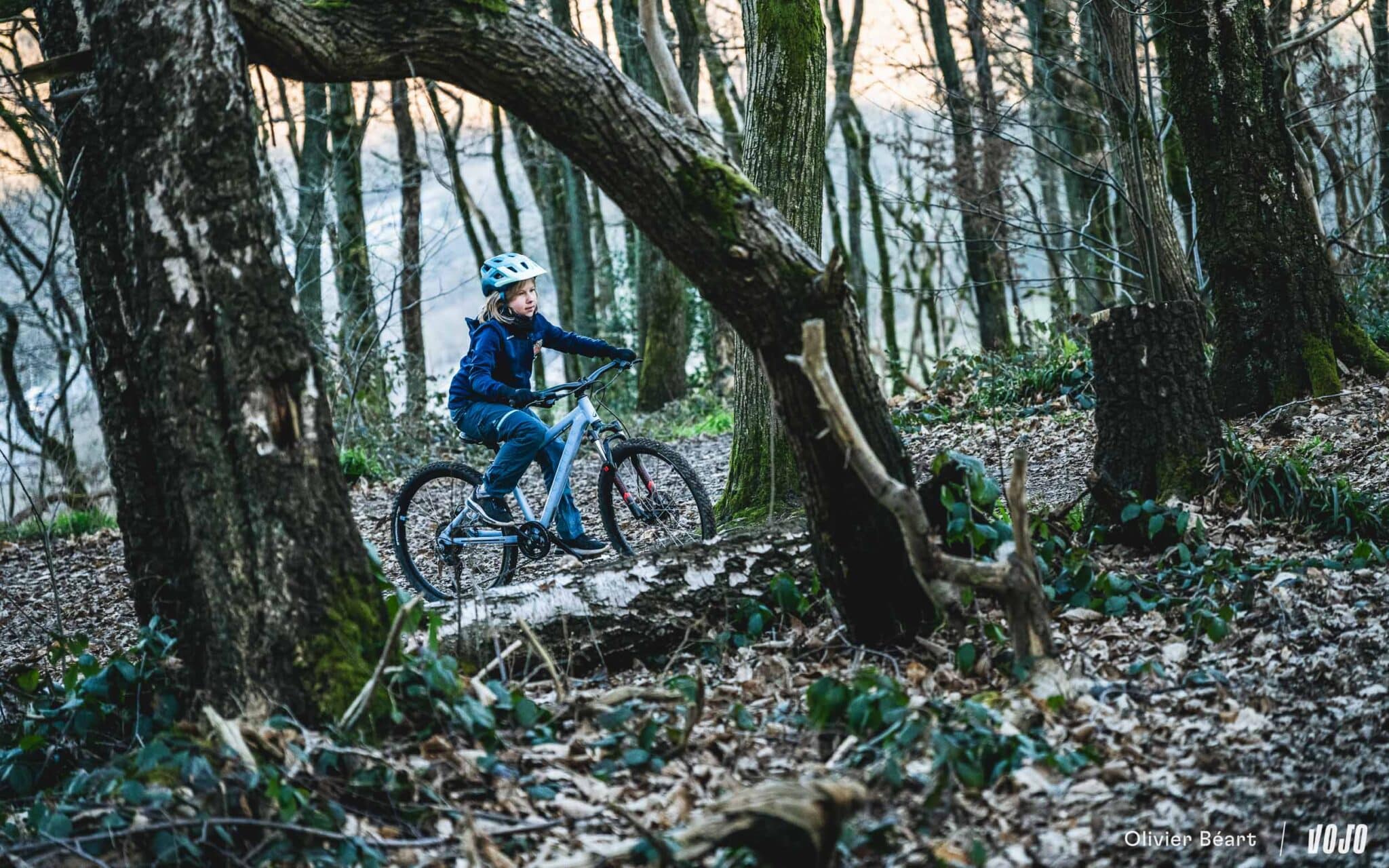 https://www.vojomag.com/app/uploads/2024/12/Velo enfant decathlon rockrider test essai avis - Copyright Olivier Beart Vojo Magazine 3 2048x1280.jpg