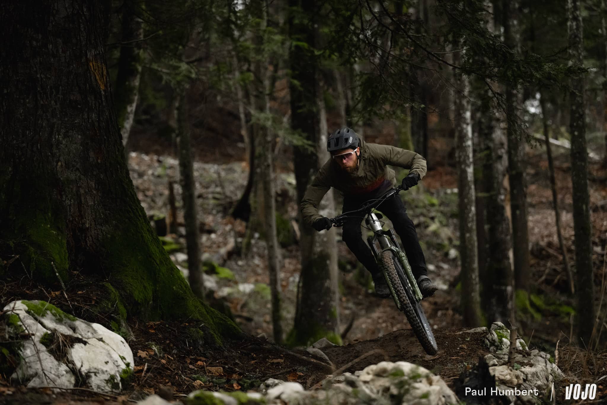 https://www.vojomag.com/app/uploads/2024/12/test vtt decathlon rockrider feel LT 900 2024 vojo paul humbert 8.jpg