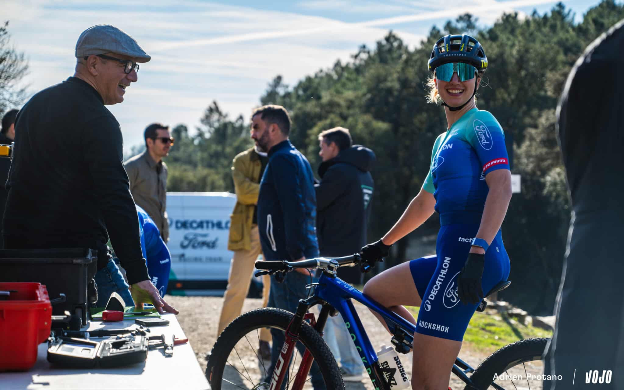https://www.vojomag.com/app/uploads/2025/01/Decathlon Ford Racing Team Avis Test Vojo A.Protano 1 40 2048x1280.jpg