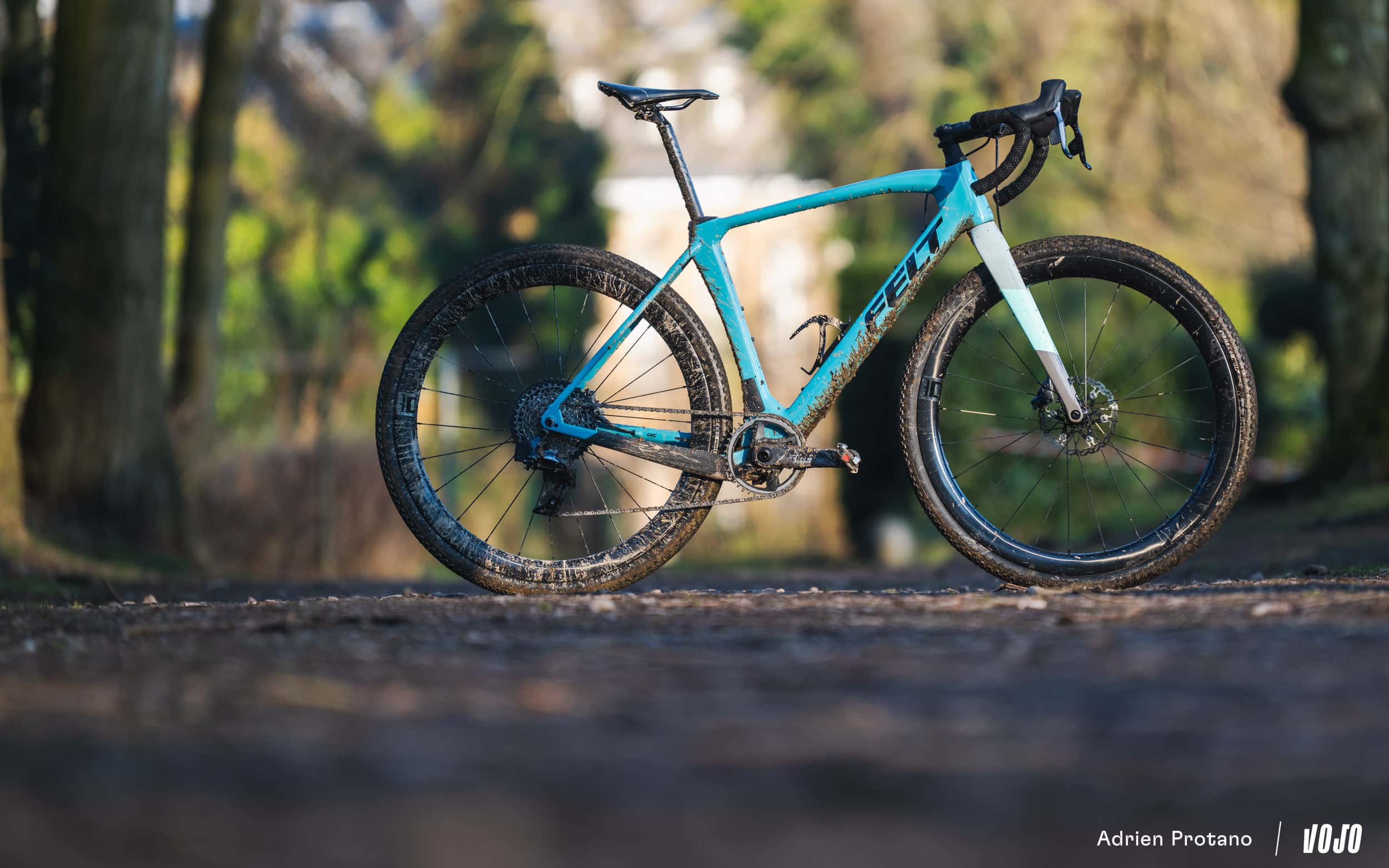 https://www.vojomag.com/app/uploads/2025/02/Roues Duke Gravel 2025 Avis Test Vojo A.Protano 34.jpg